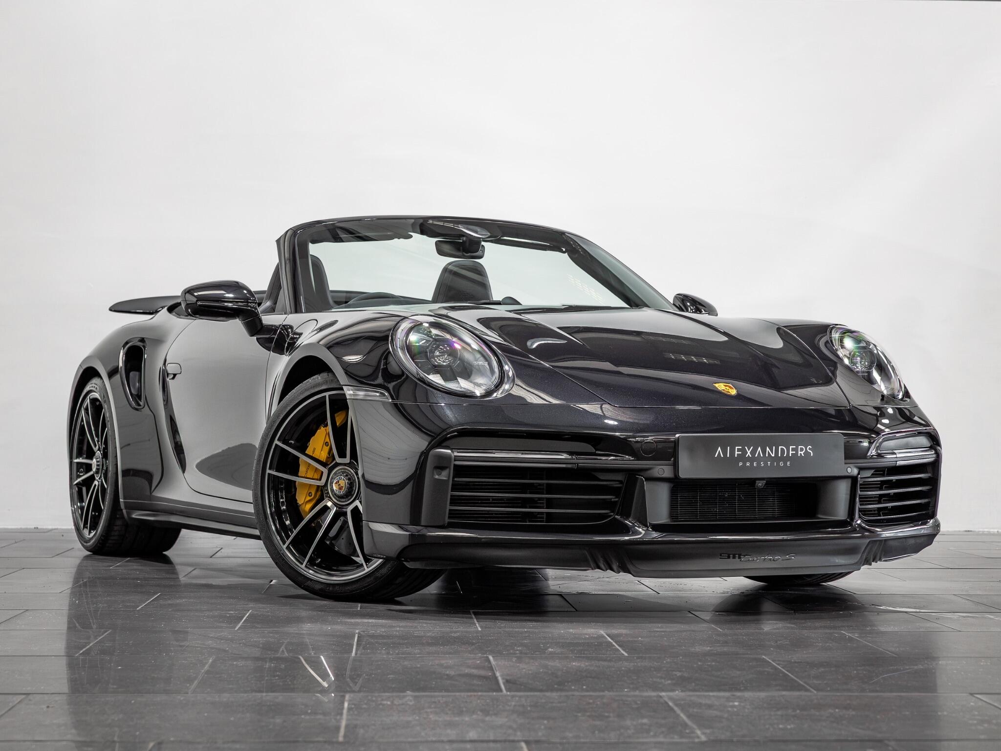 Porsche 911 view 6