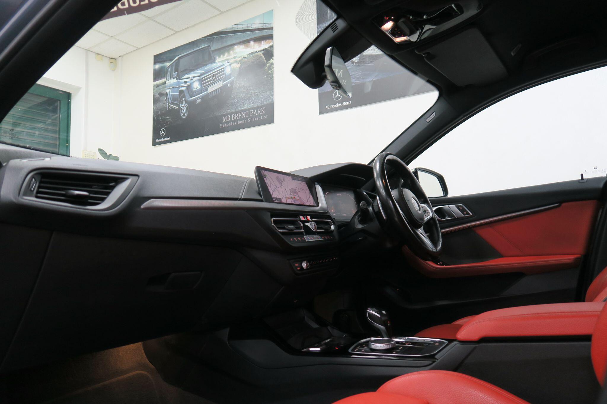 BMW 1 Series view 8