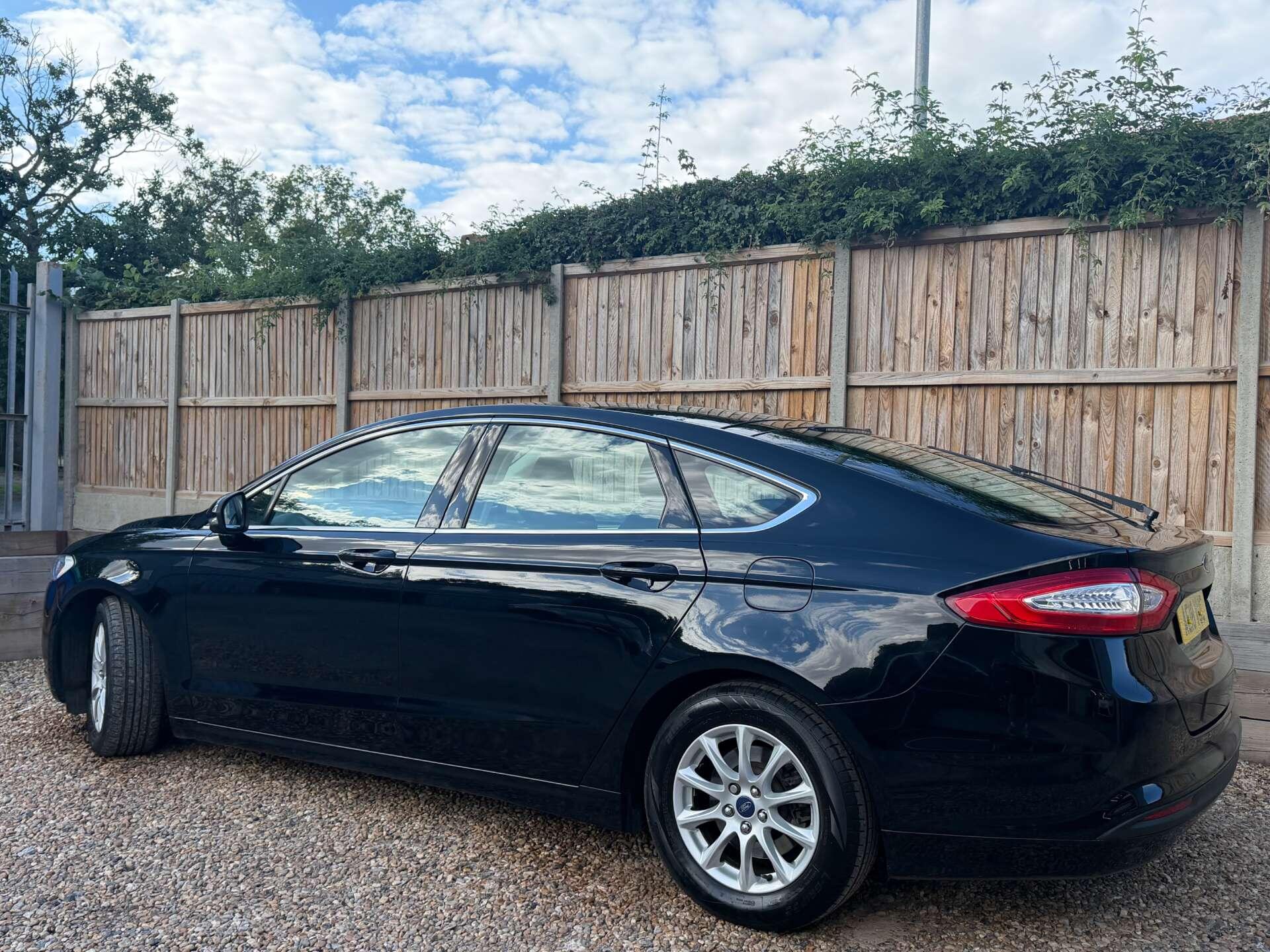 Ford Mondeo view 7