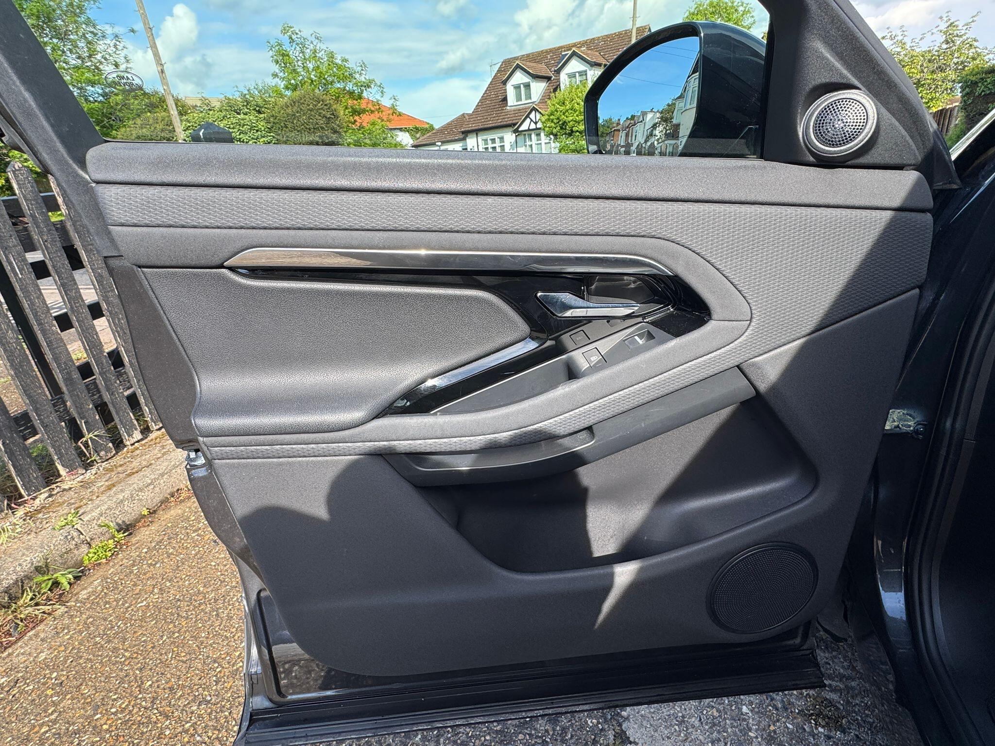 Land Rover Range Rover Evoque view 24