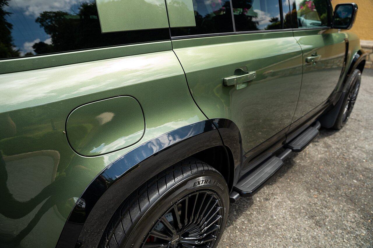 Land Rover Defender view 7