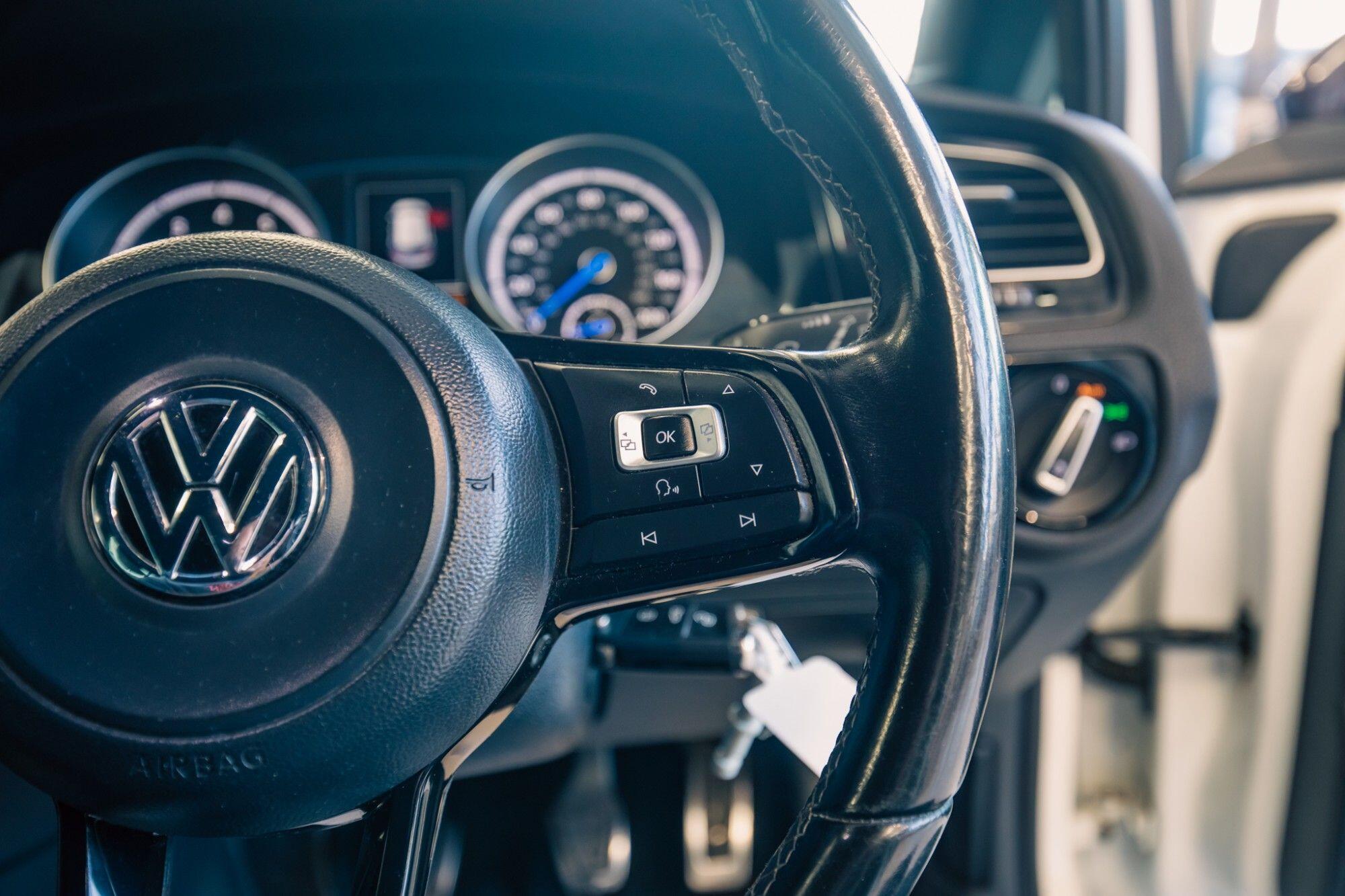 Volkswagen Golf view 12