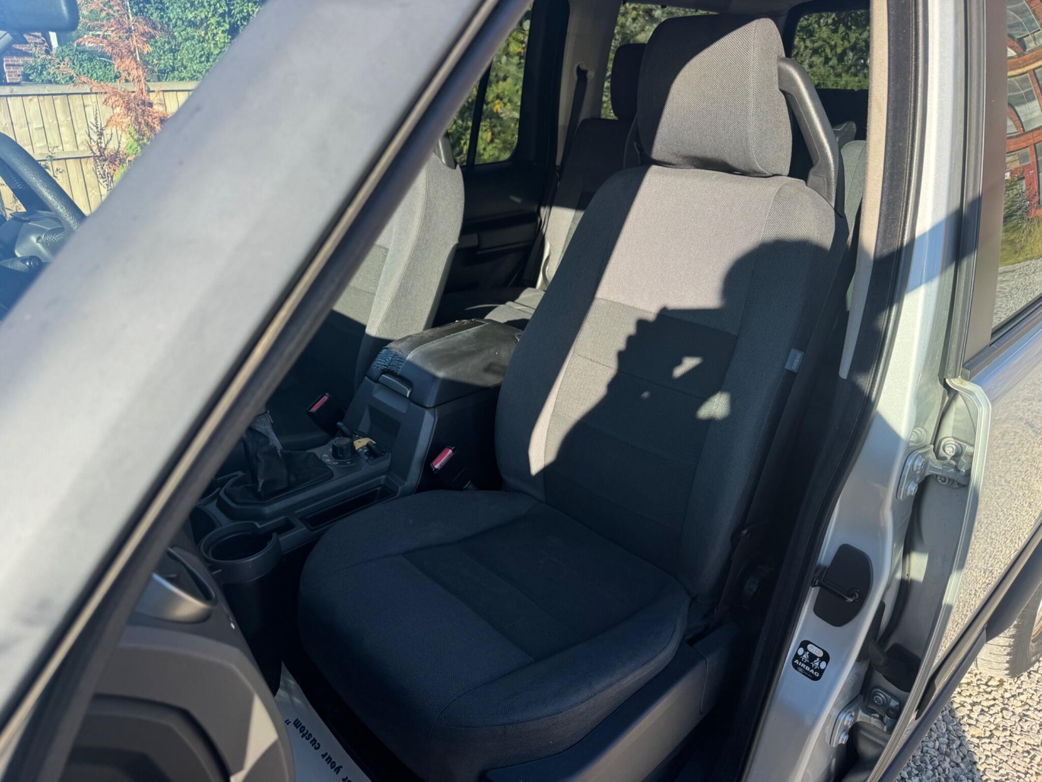 Land Rover Discovery view 19