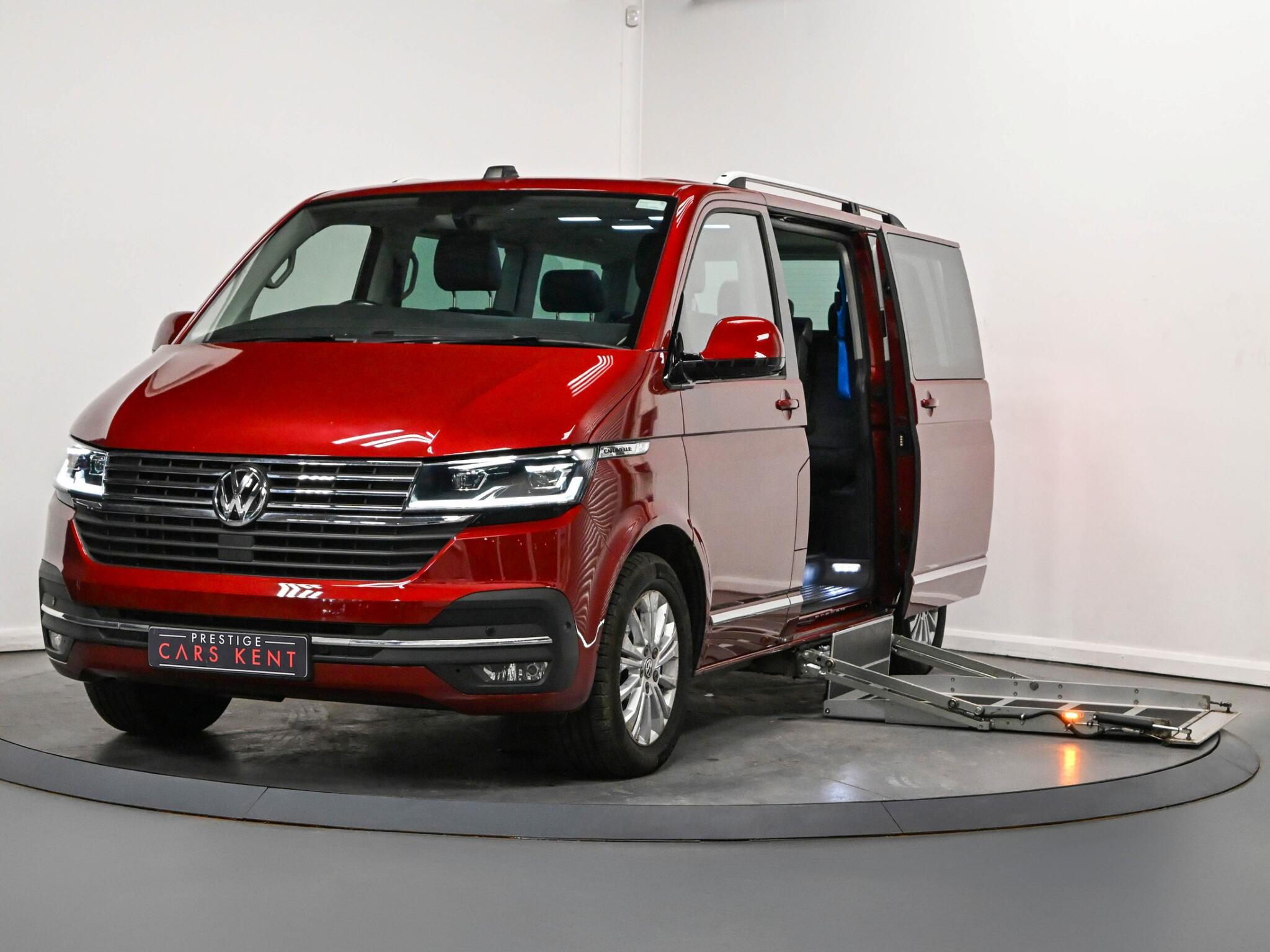 Volkswagen Caravelle view 7
