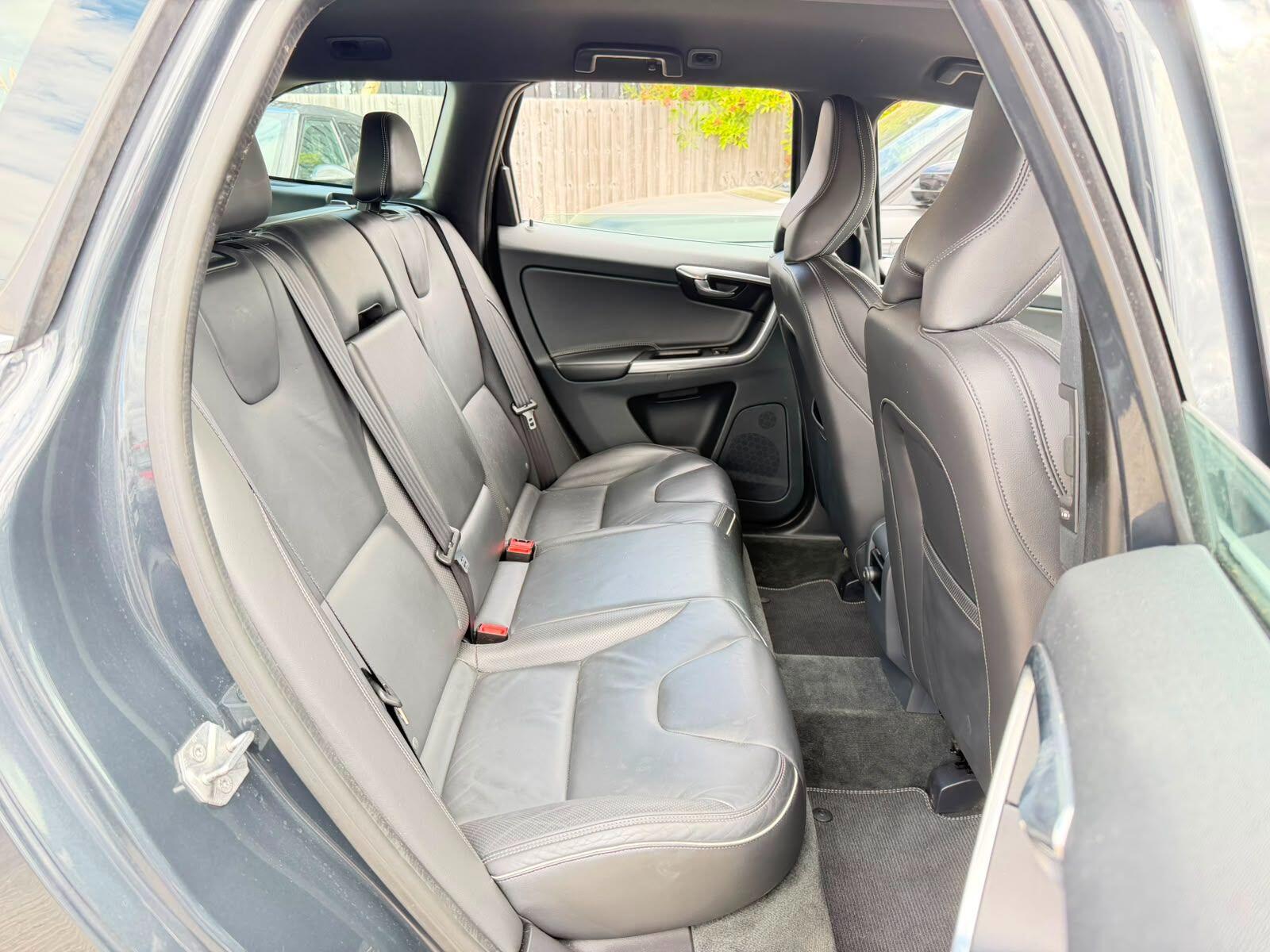 Volvo XC60 view 14