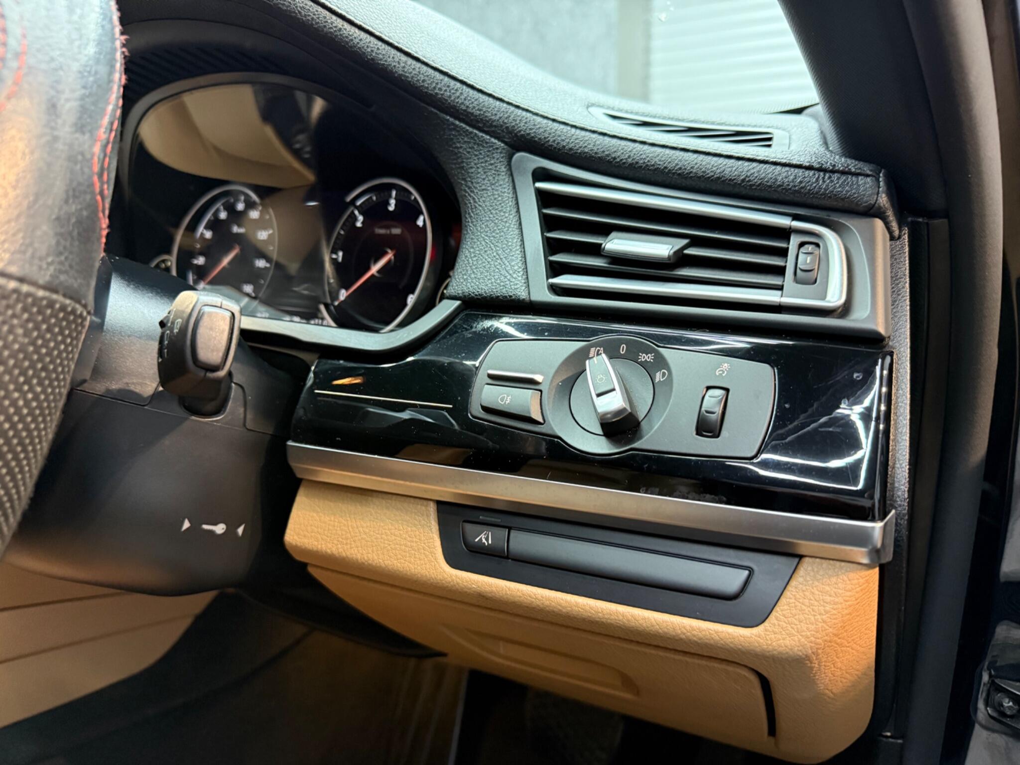 BMW 7 Series view 21
