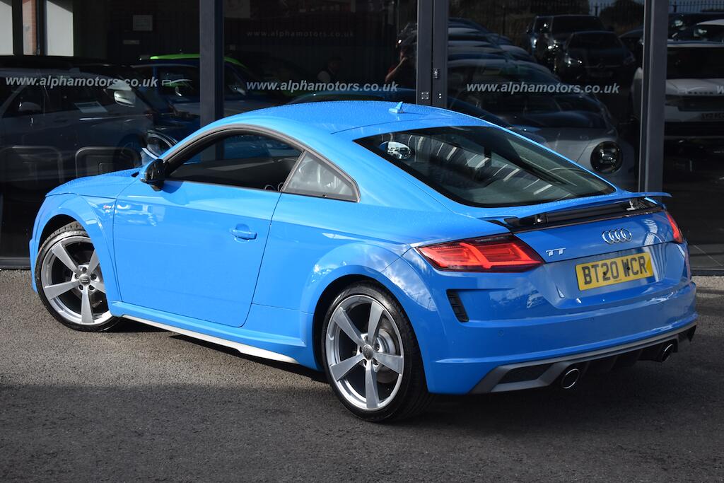 Audi TT view 4