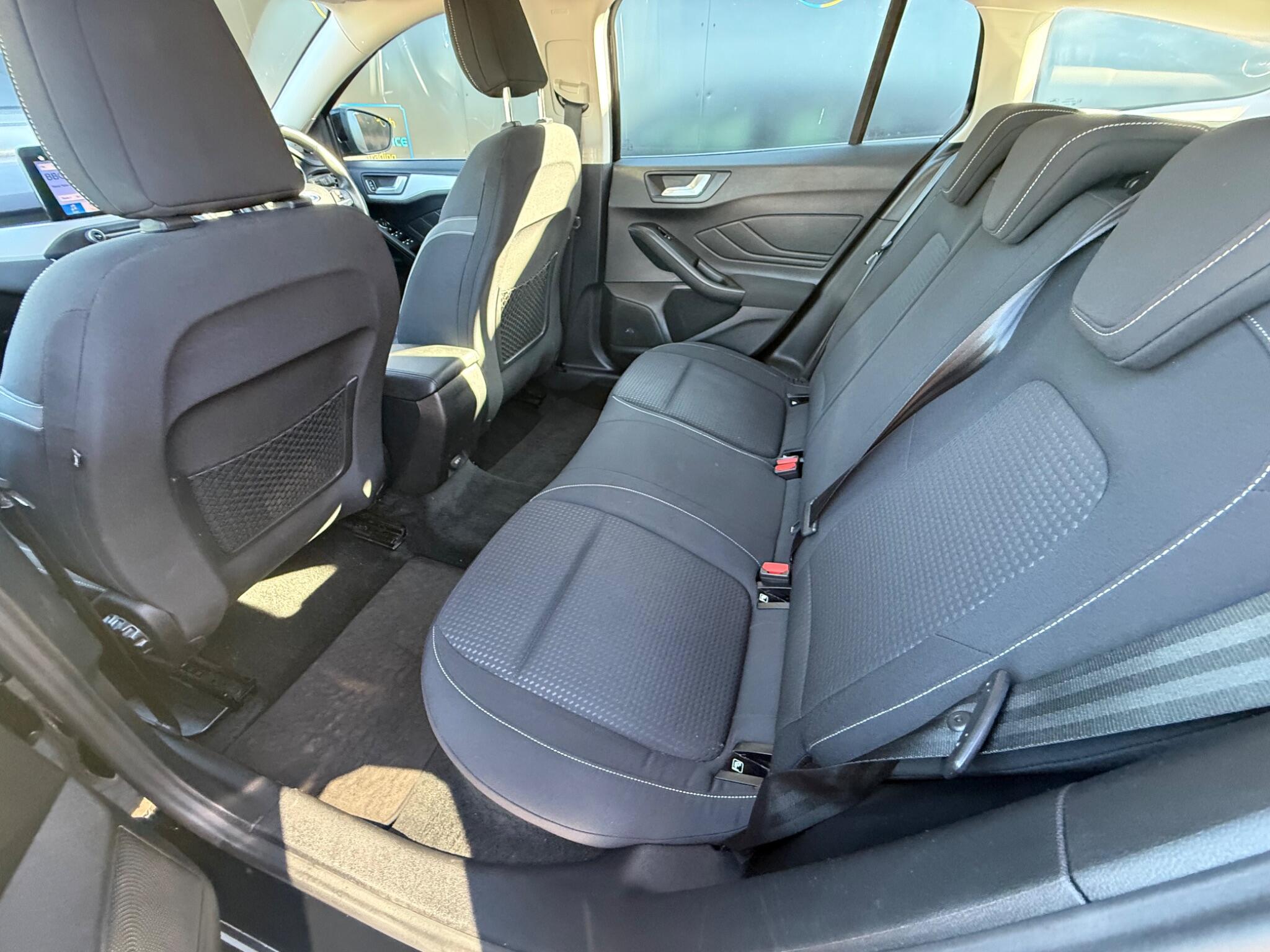 Ford Focus view 20