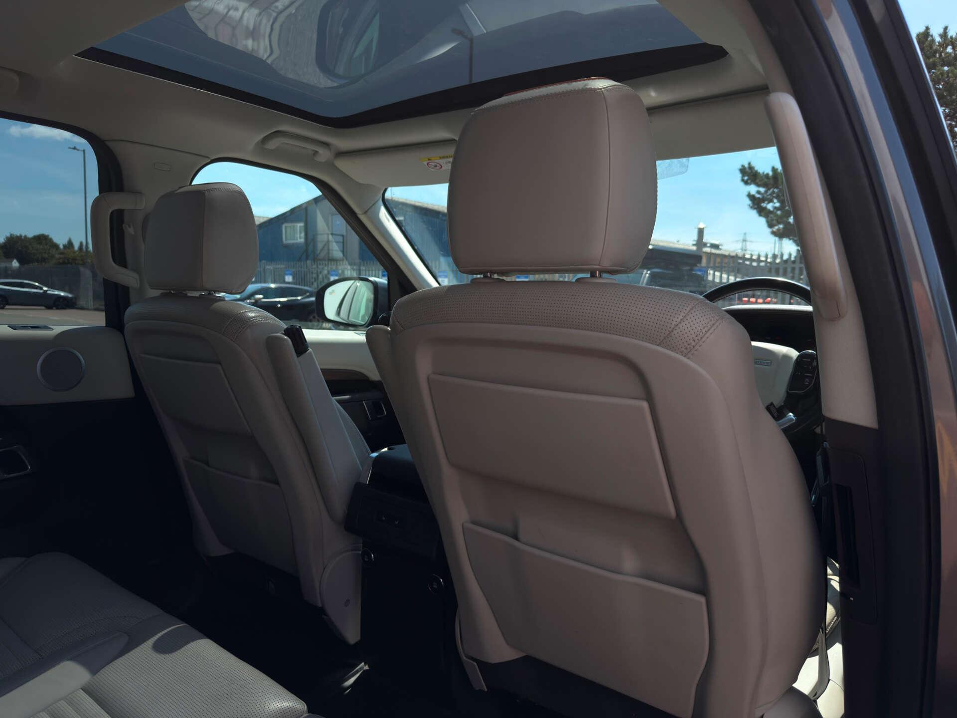 Land Rover Discovery 3 view 25