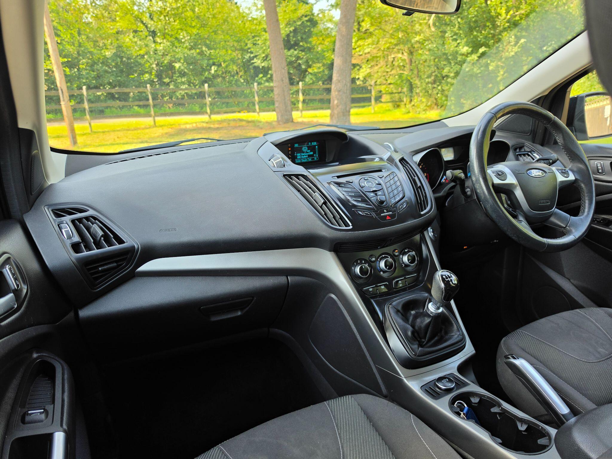 Ford Kuga view 36