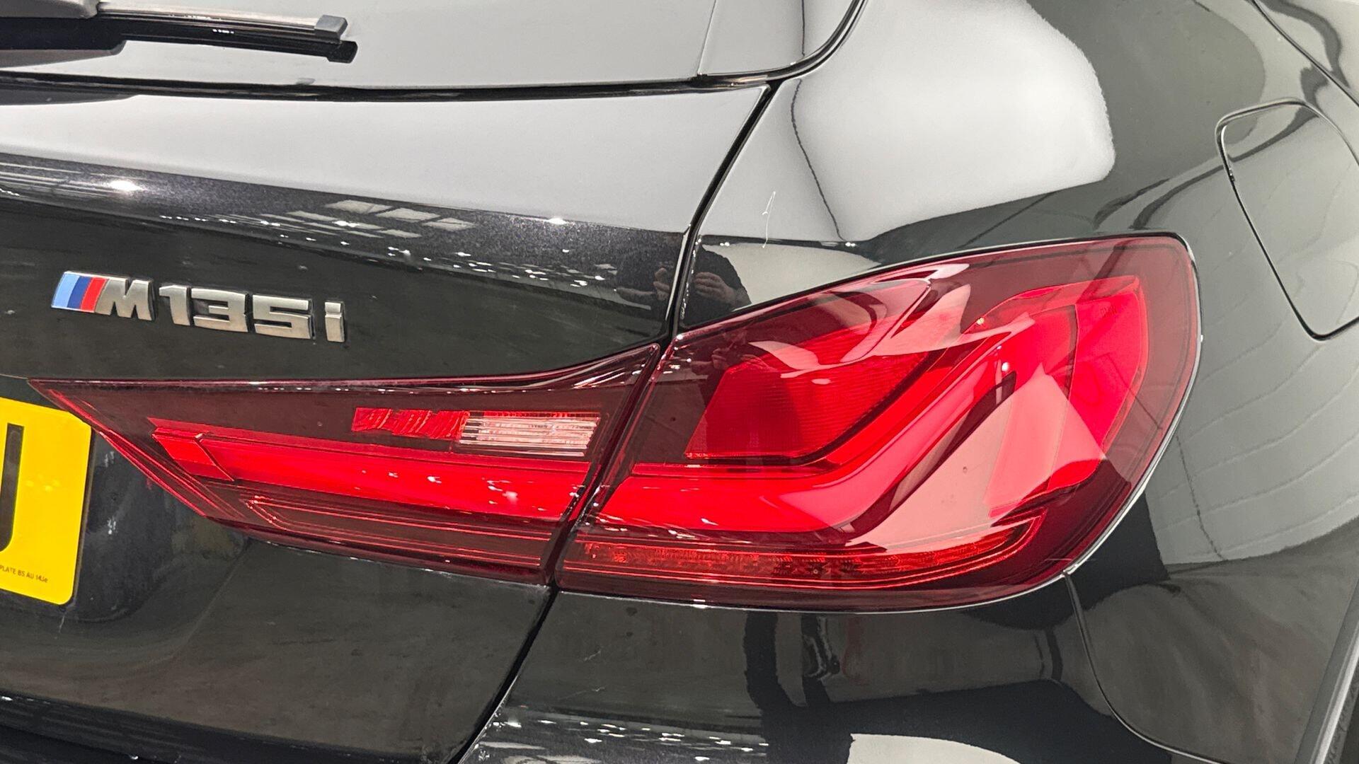 BMW 1 Series view 22