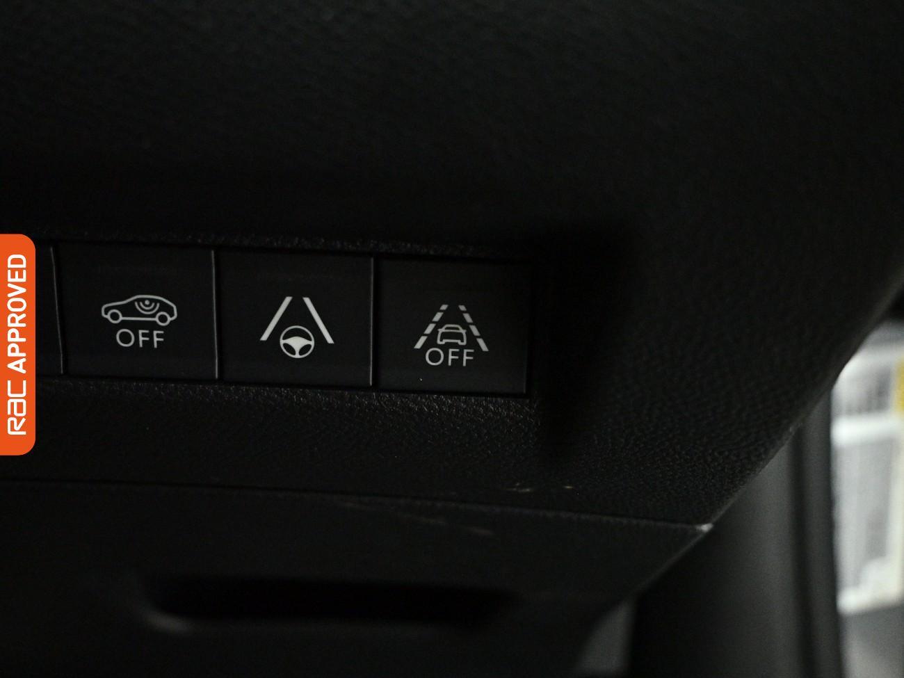 Peugeot e-2008 view 26