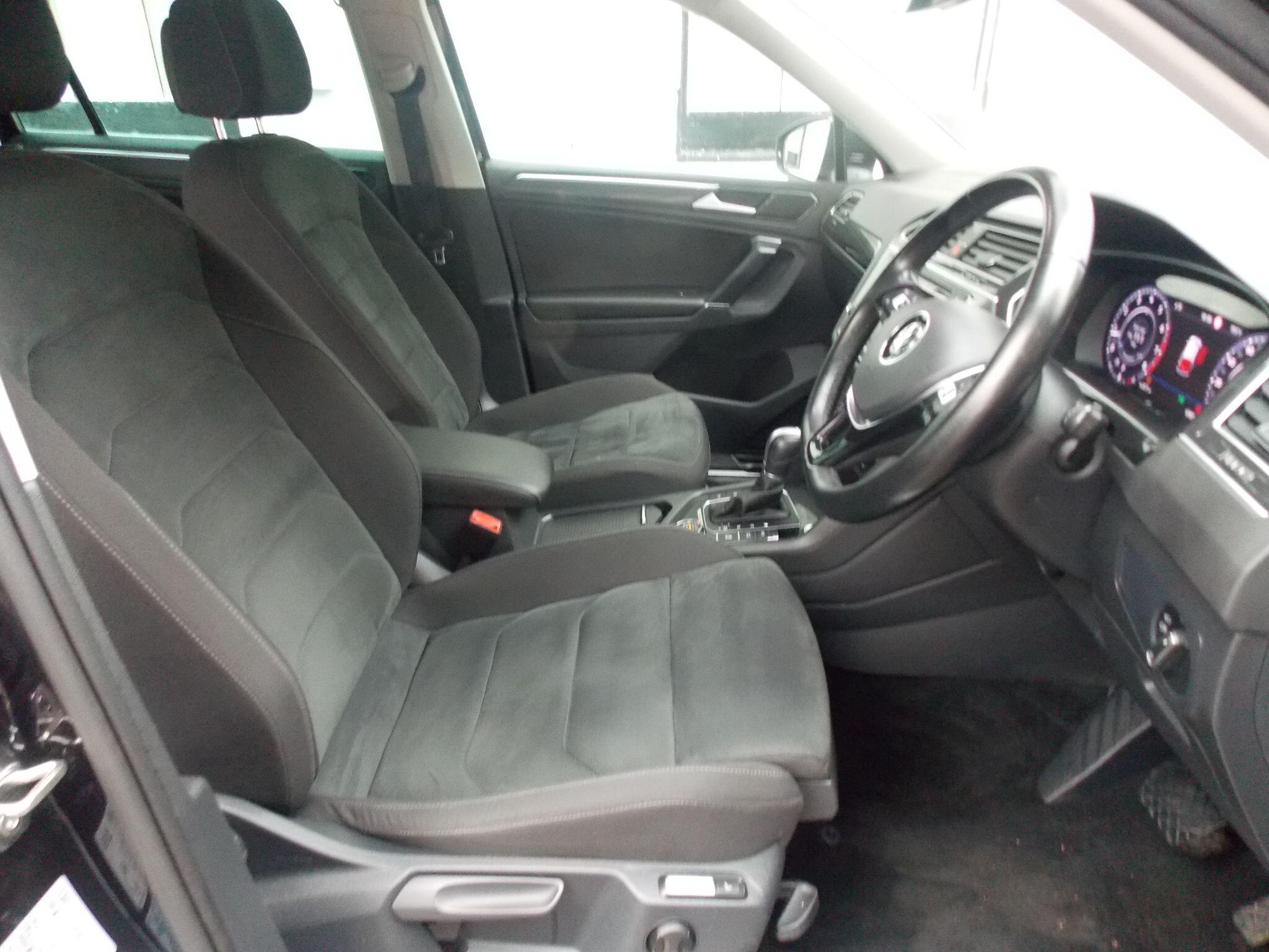 Volkswagen Tiguan view 21