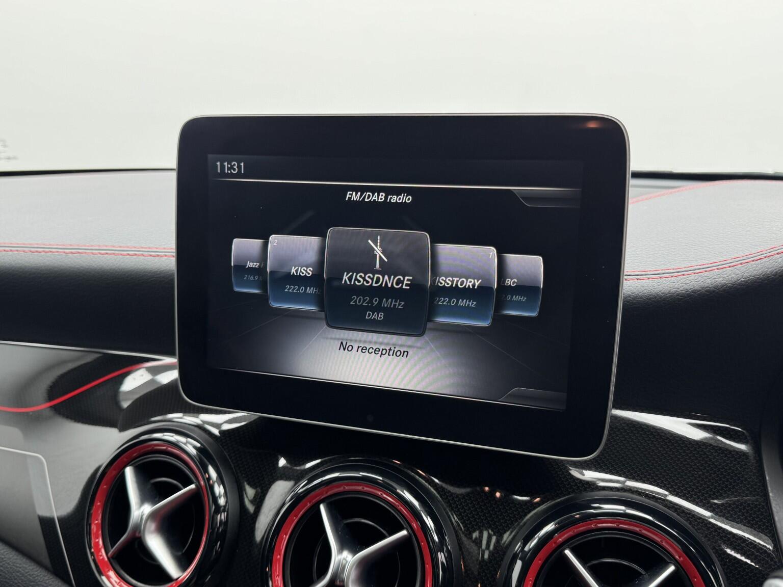 Mercedes-Benz Cla view 20