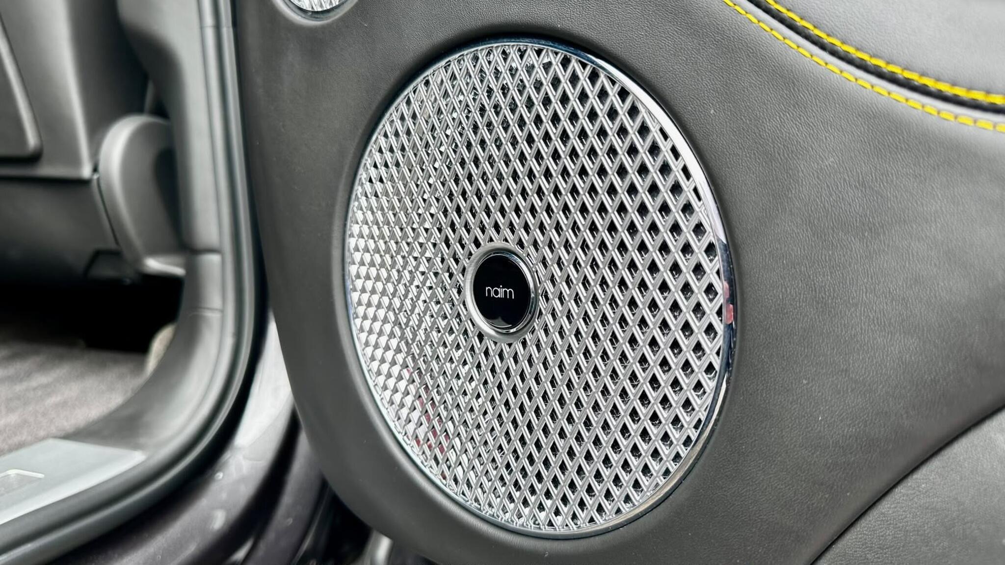 Bentley Bentayga view 33