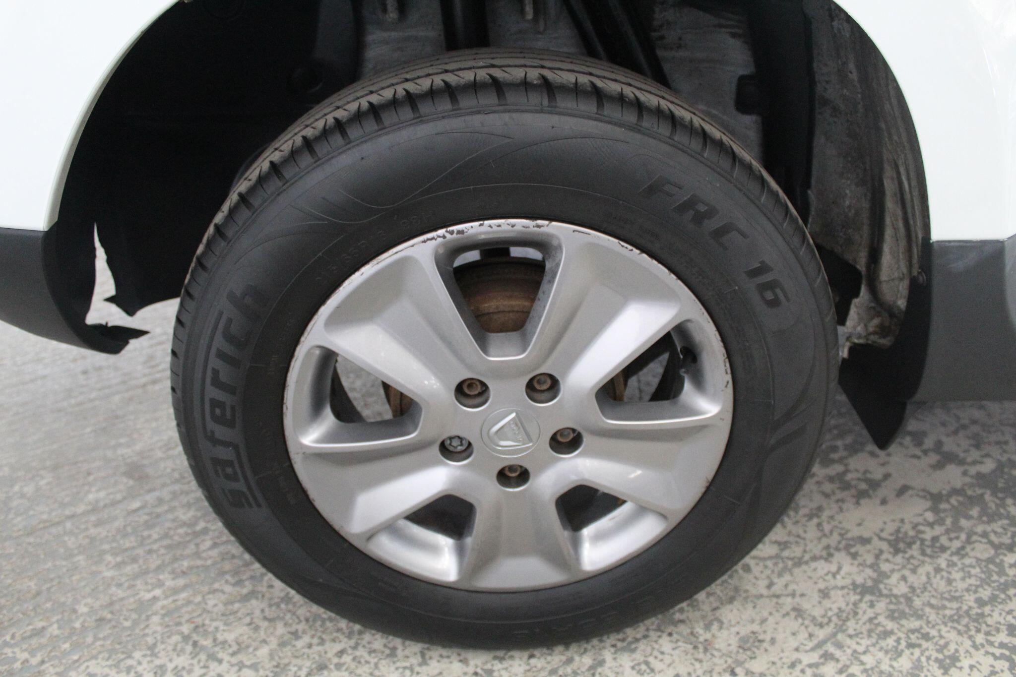 Dacia Duster view 54
