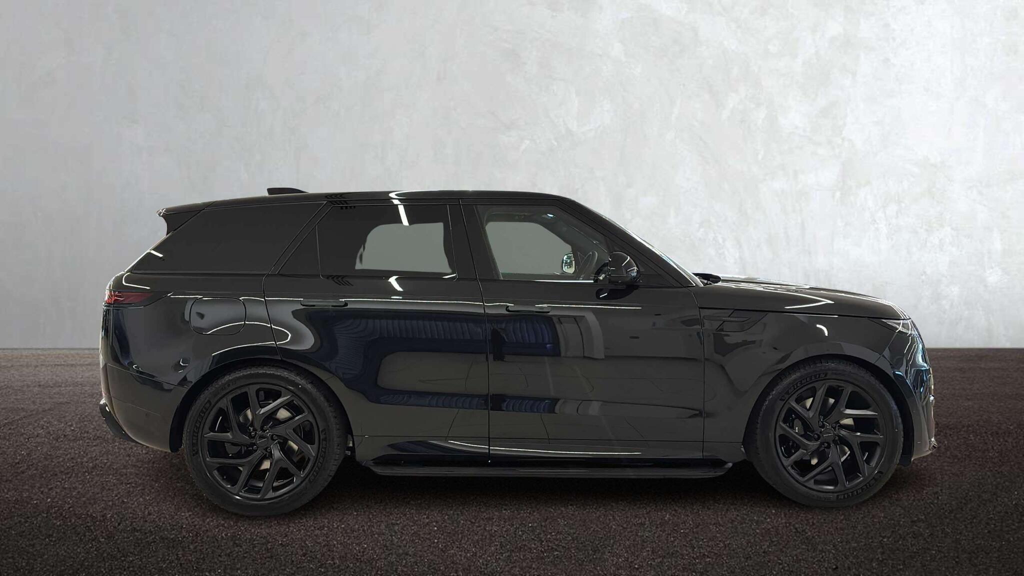 Land Rover Range Rover Sport view 5