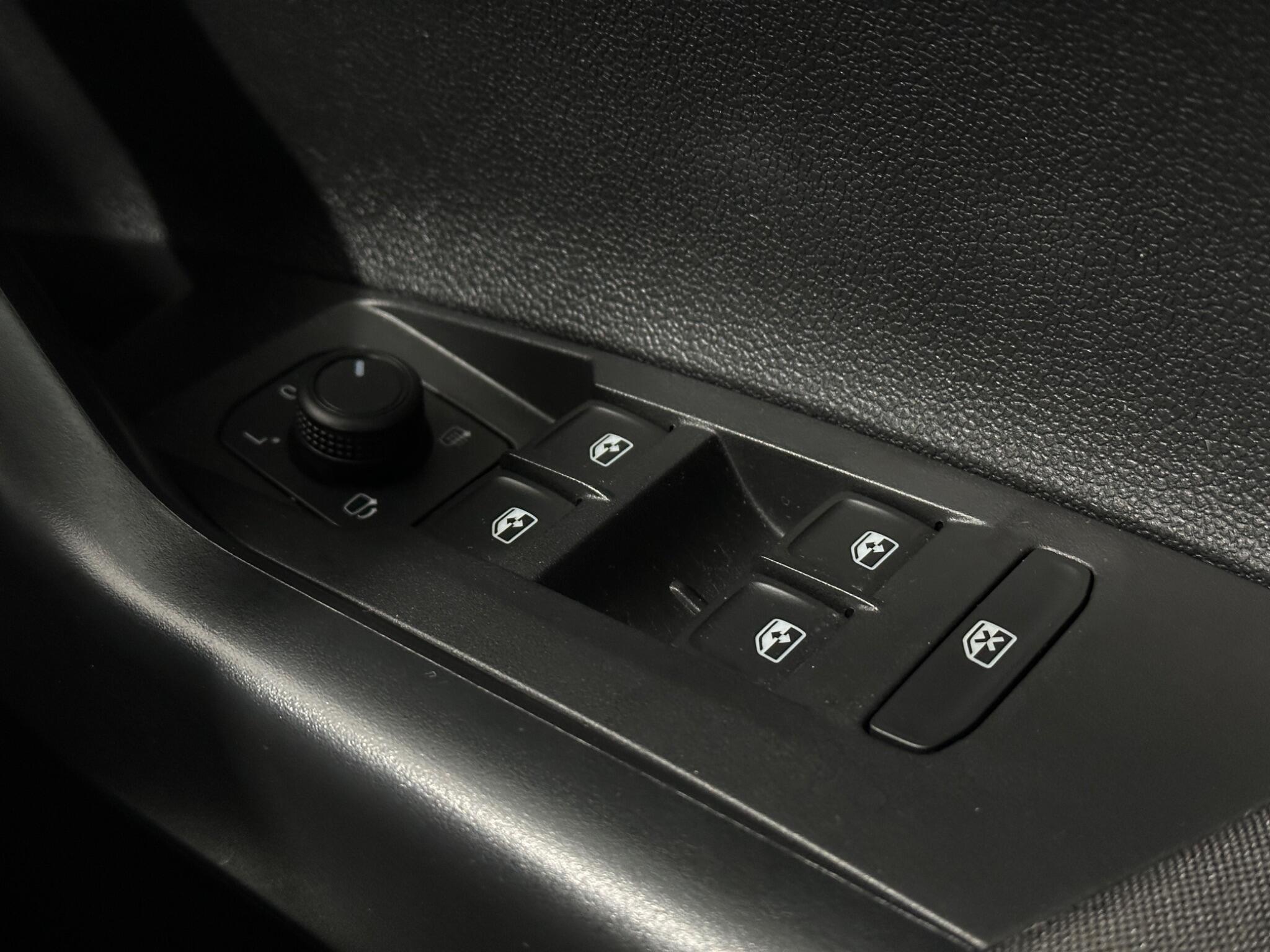 Volkswagen Polo view 19