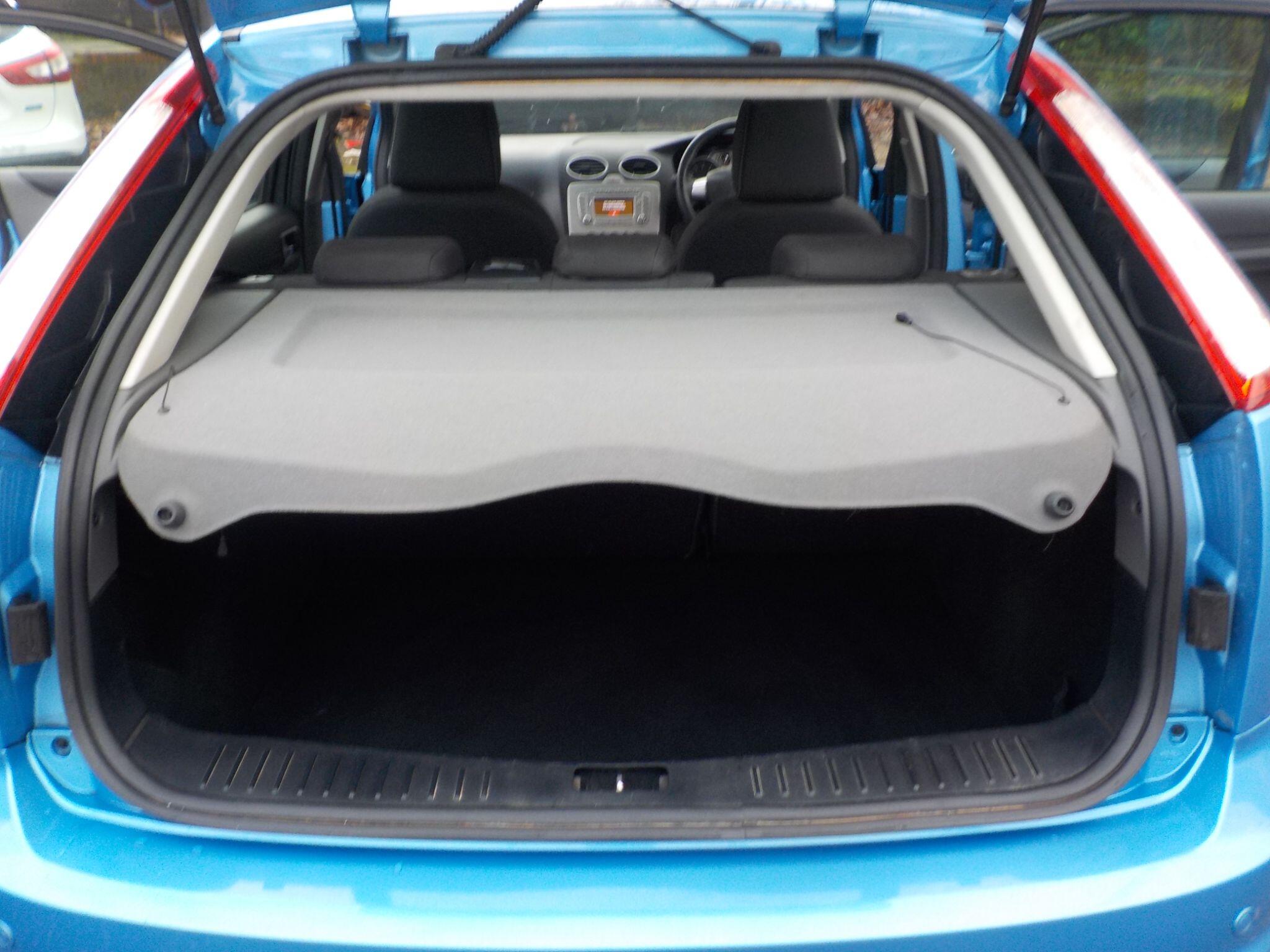 Ford Focus 1.6 Sport Auto 5dr