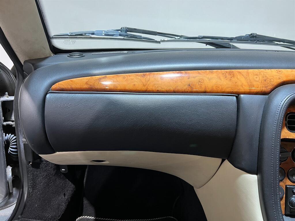 Aston Martin DB7 view 23