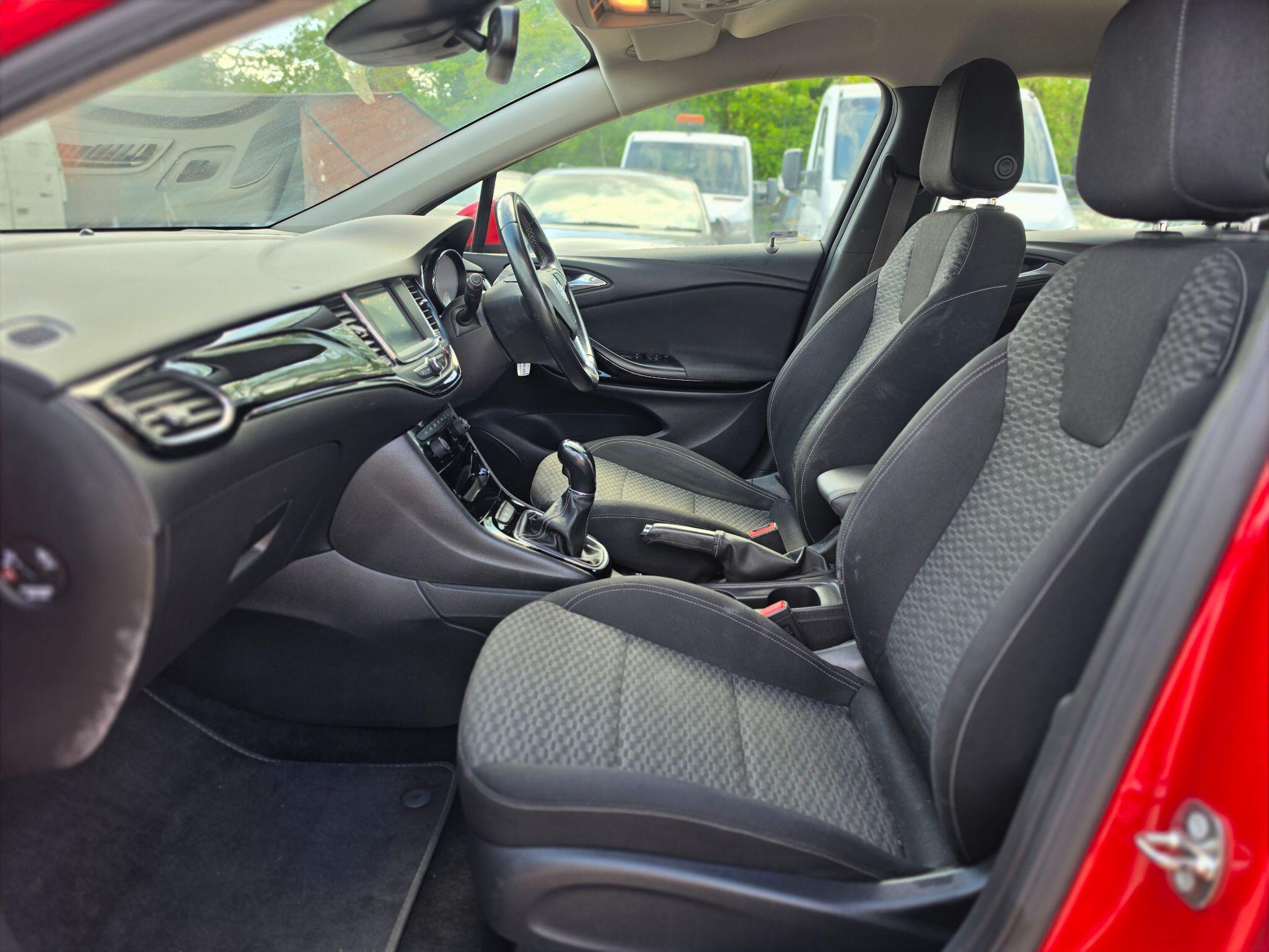 Vauxhall Astra view 8