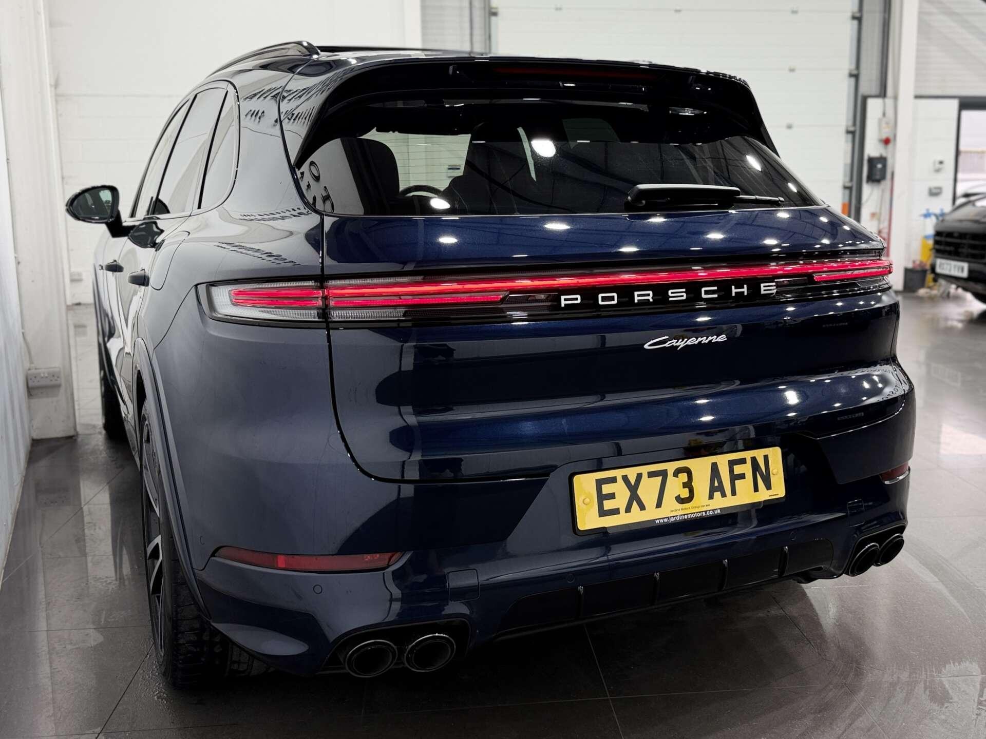 Porsche Cayenne view 8
