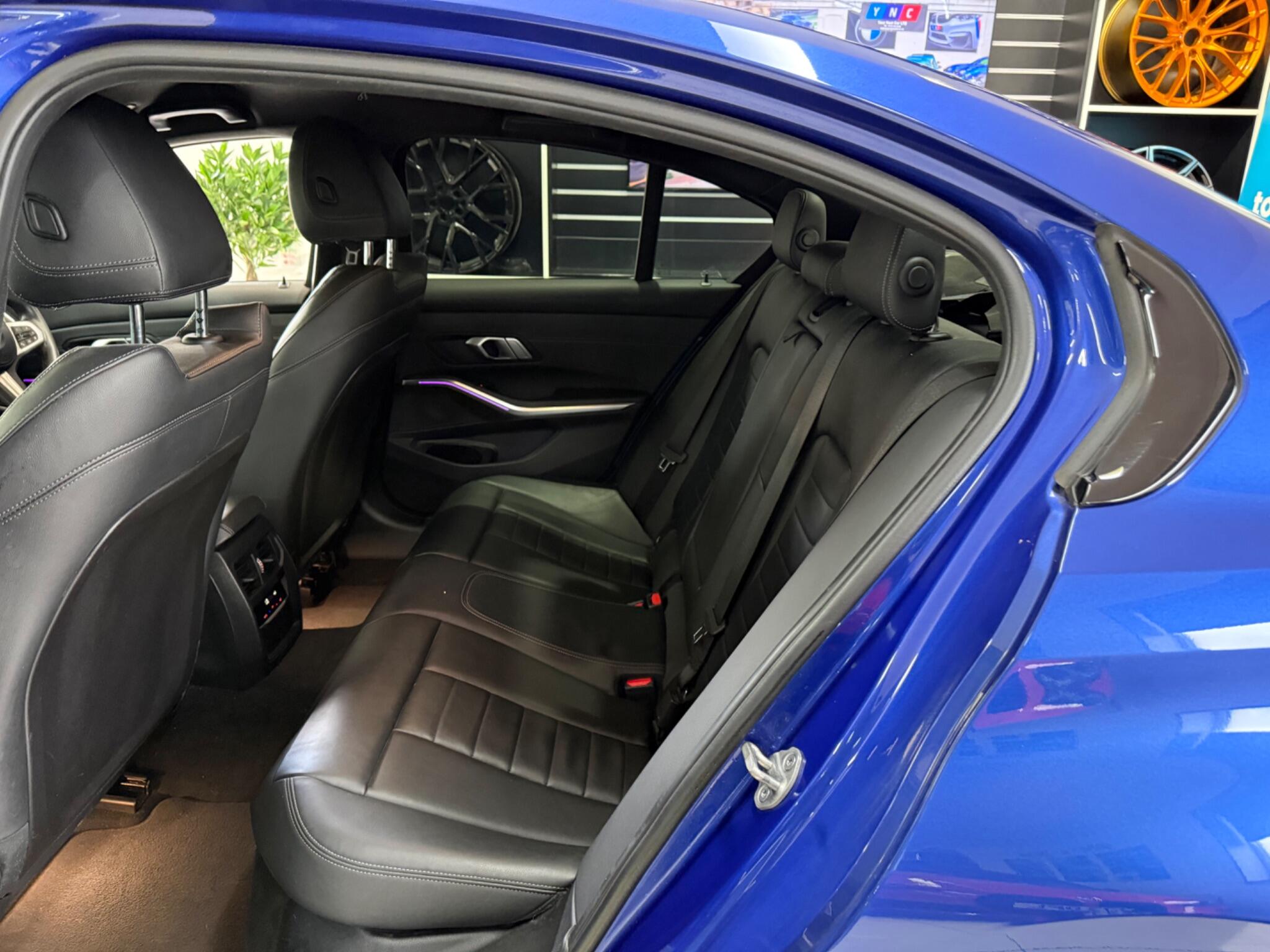 BMW 3 Series view 31