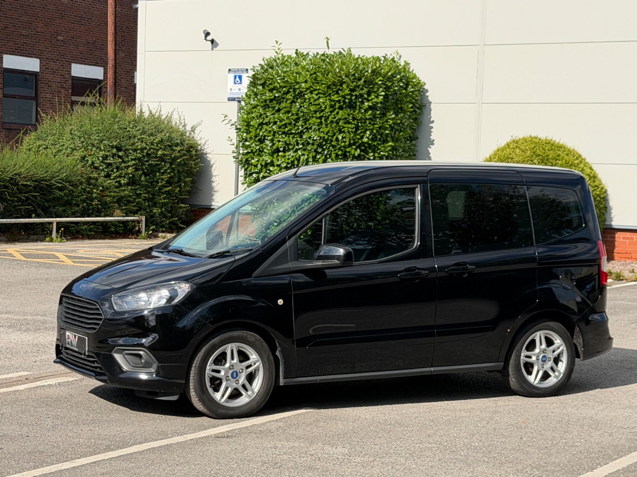 Ford Tourneo Courier view 24