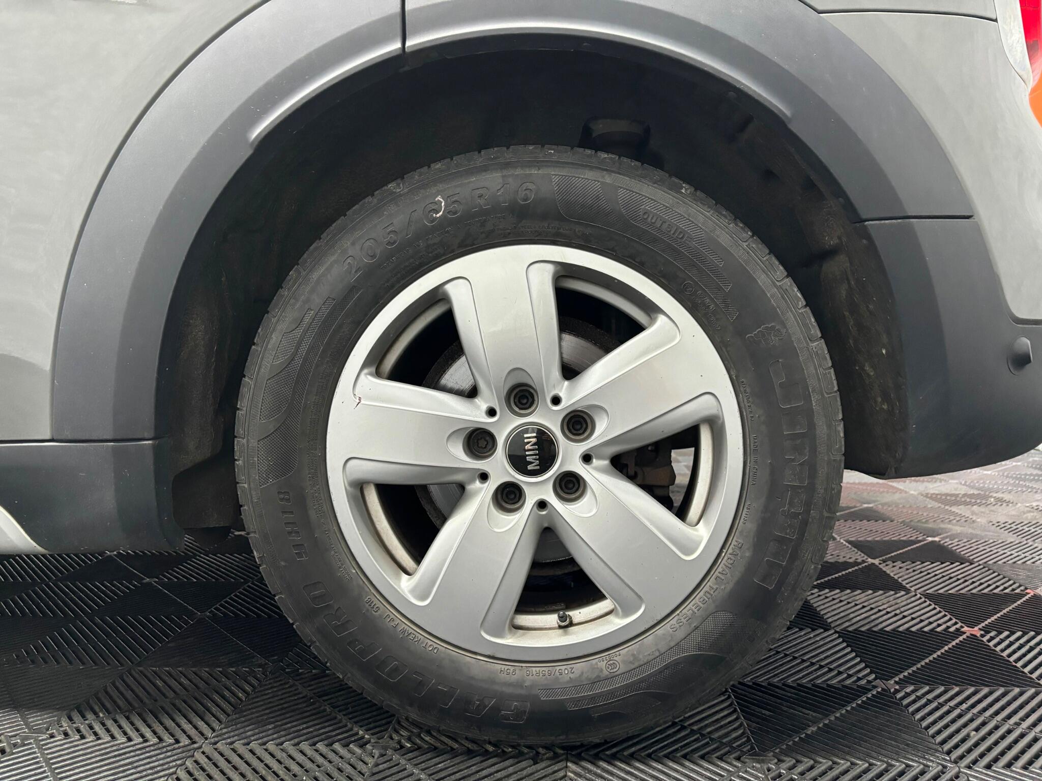 Mini Countryman view 33