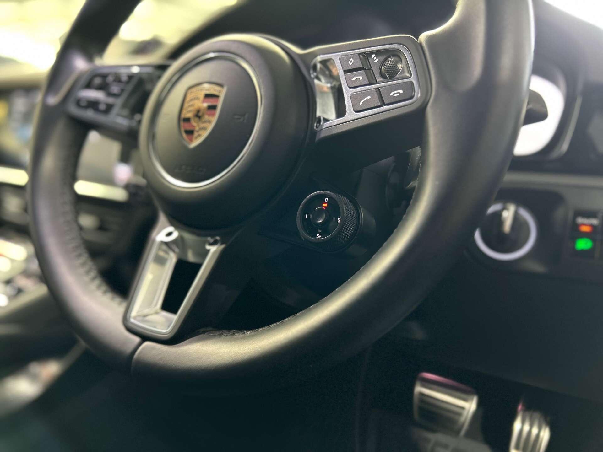 Porsche Cayenne view 38