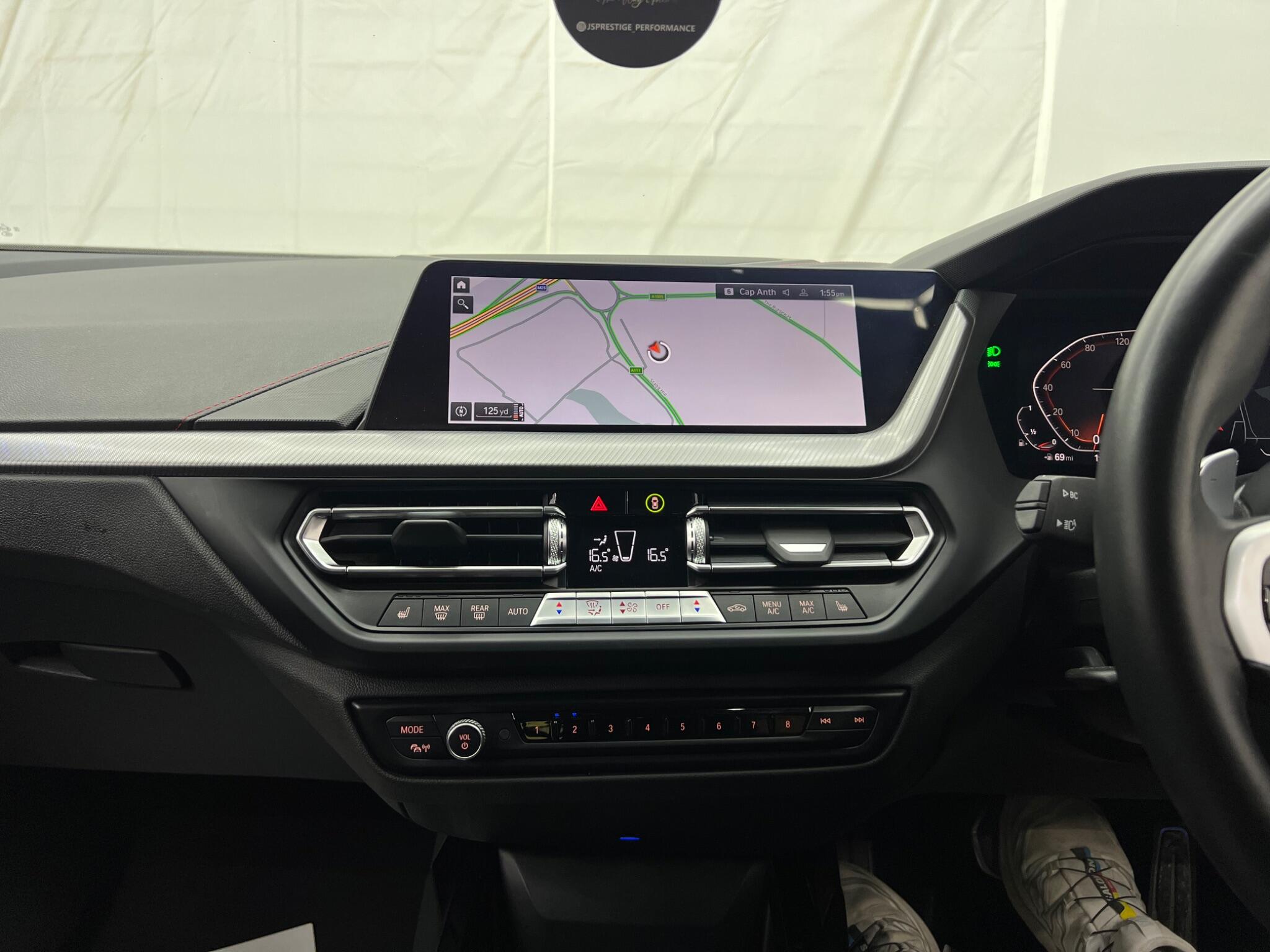 BMW 1 Series view 37