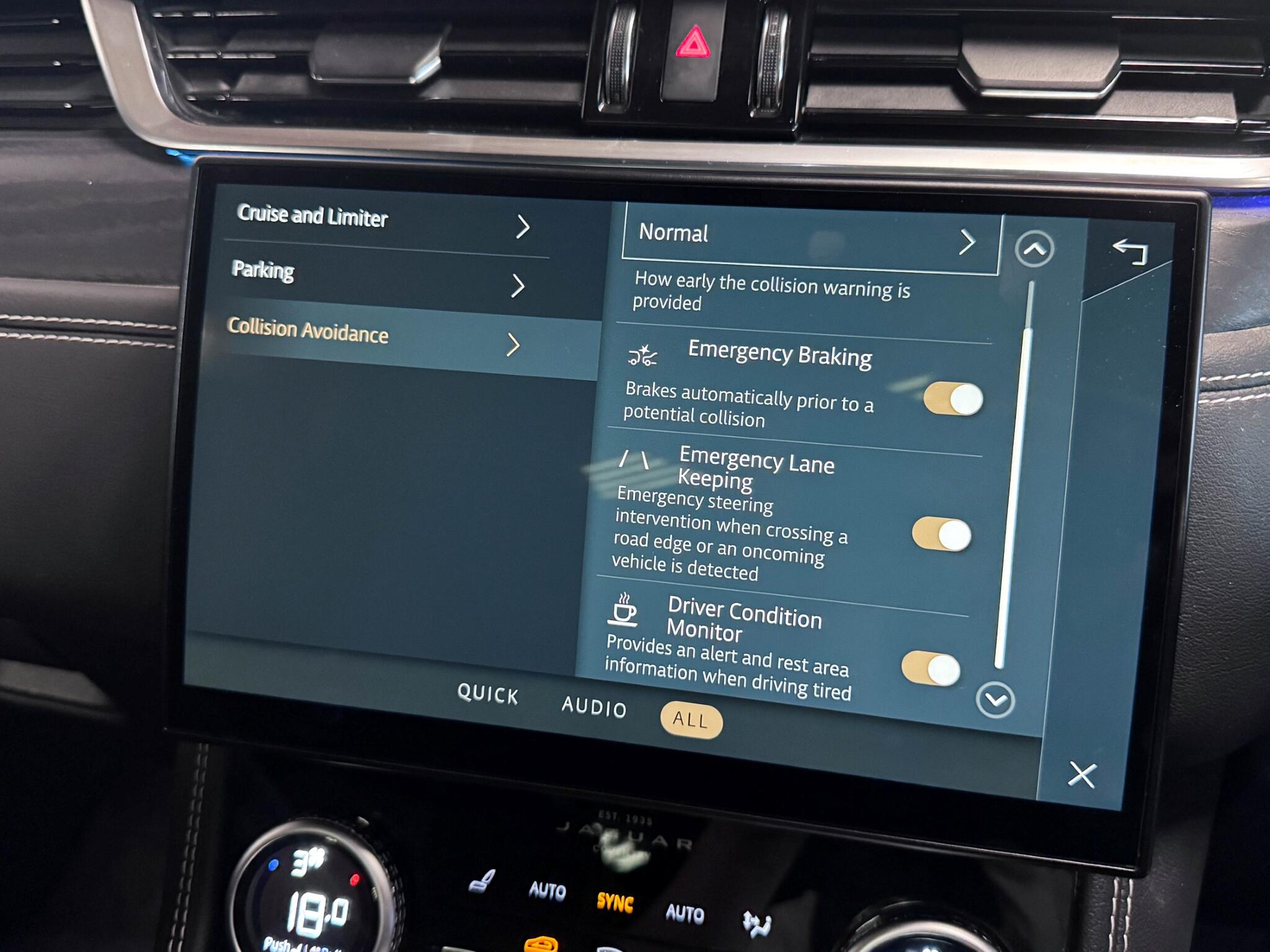Jaguar F-Pace view 64