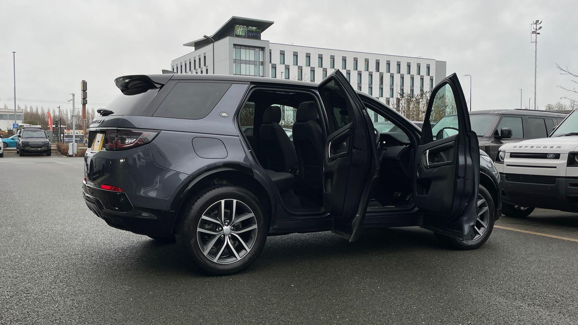 Land Rover Discovery Sport view 47