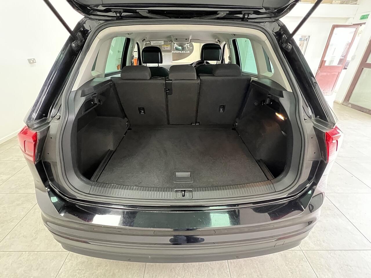 Volkswagen Tiguan view 18