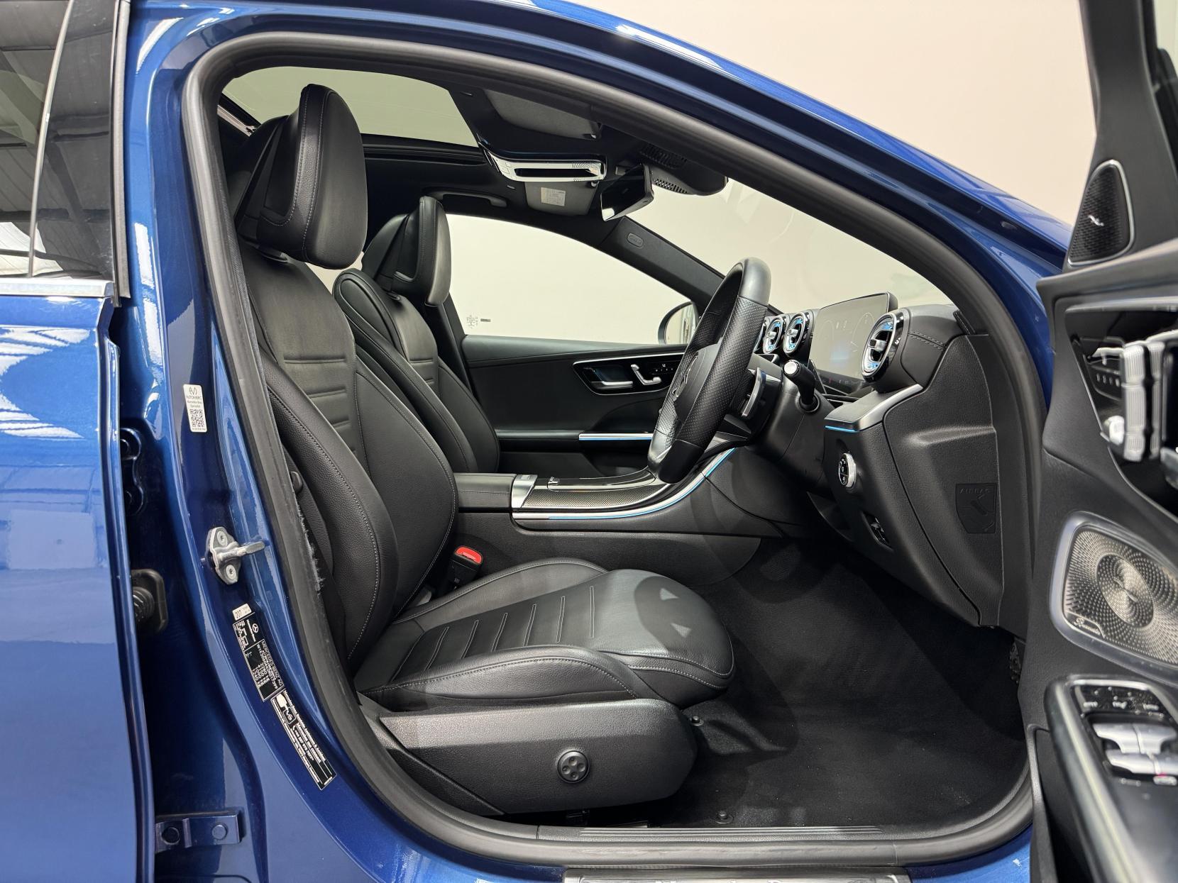 Mercedes-Benz C Class view 23