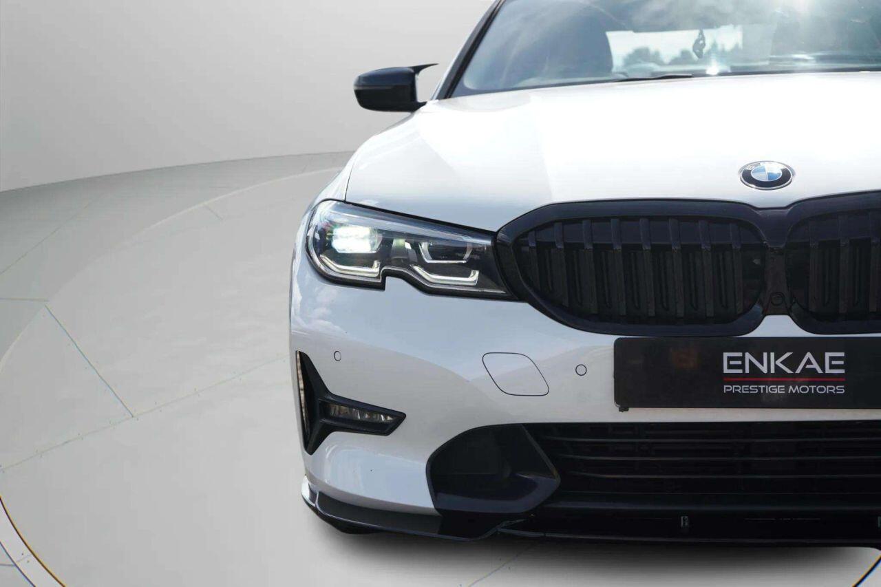 BMW 3 Series view 9