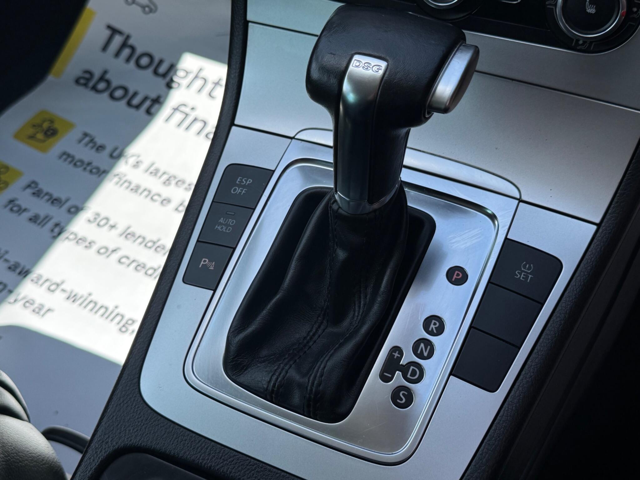 Volkswagen Passat view 17