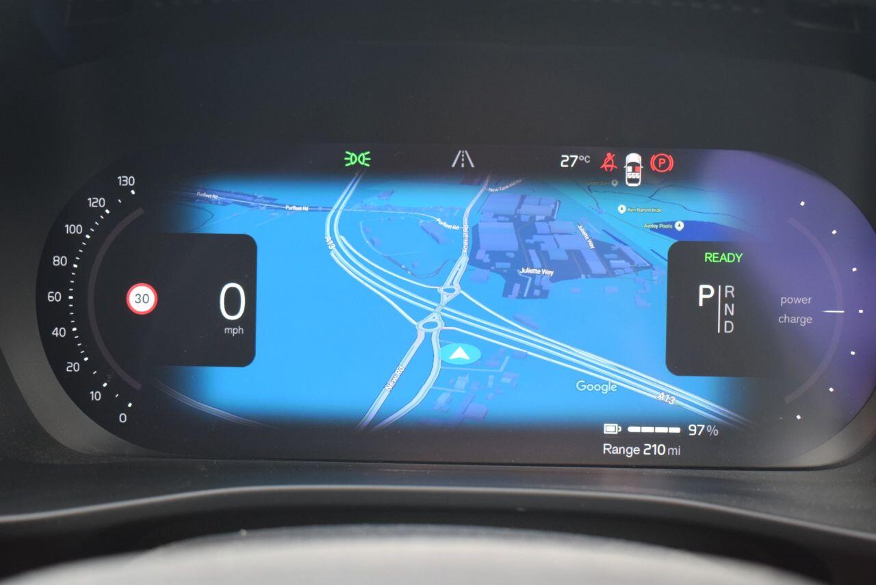 Volvo XC40 view 4