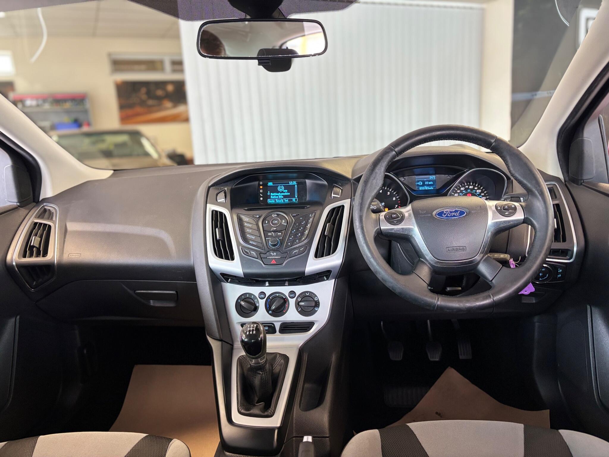 Ford Focus view 10