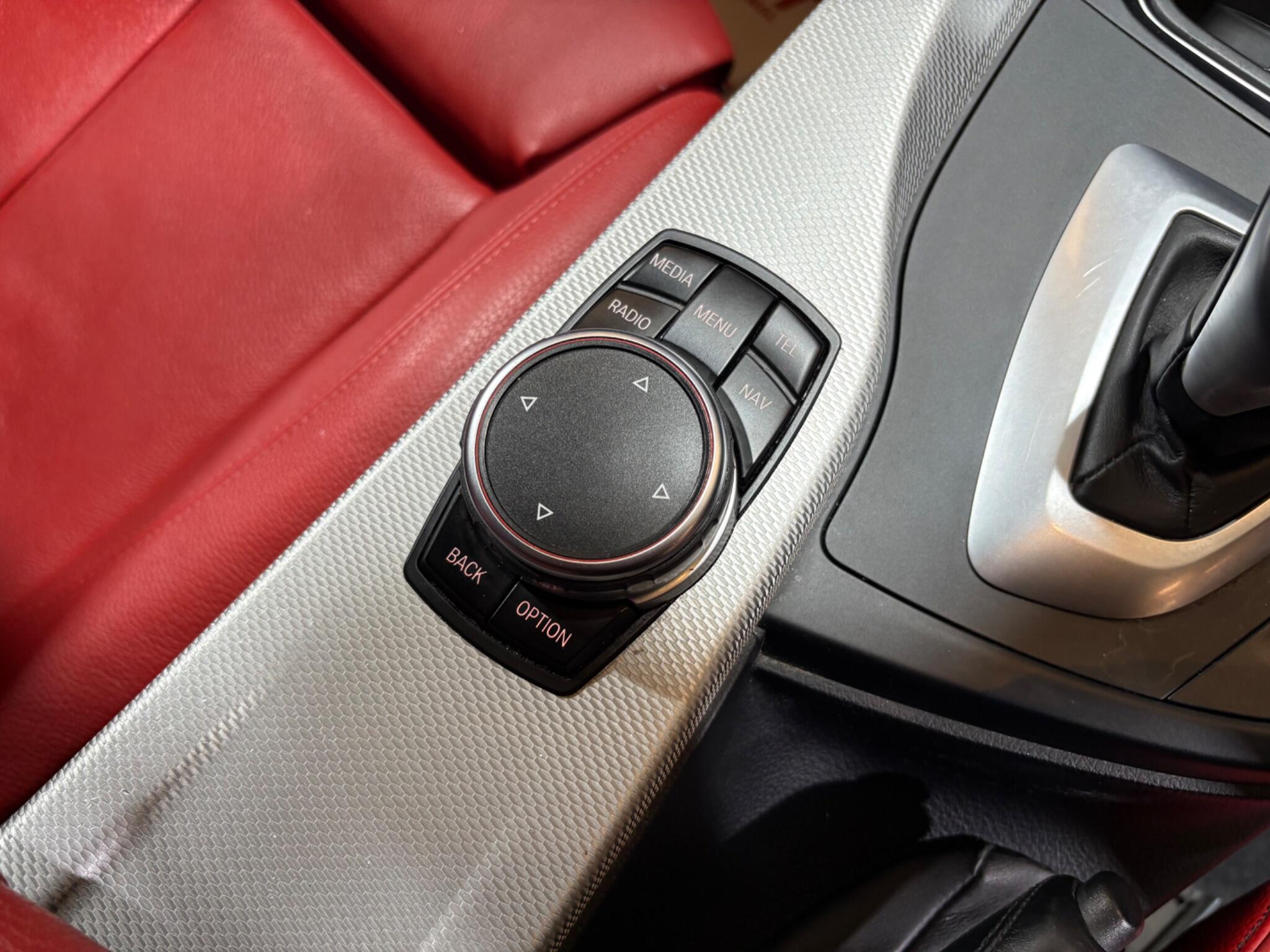 BMW 3 Series view 27