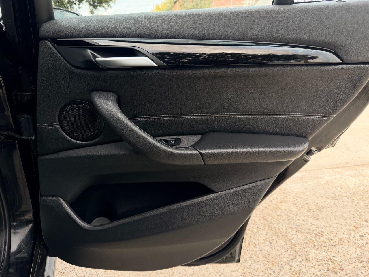 BMW X1 view 18