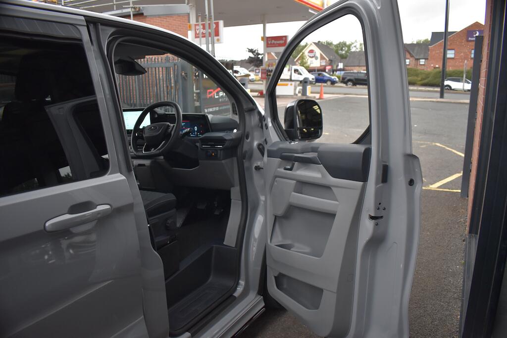 Ford Transit Custom view 29