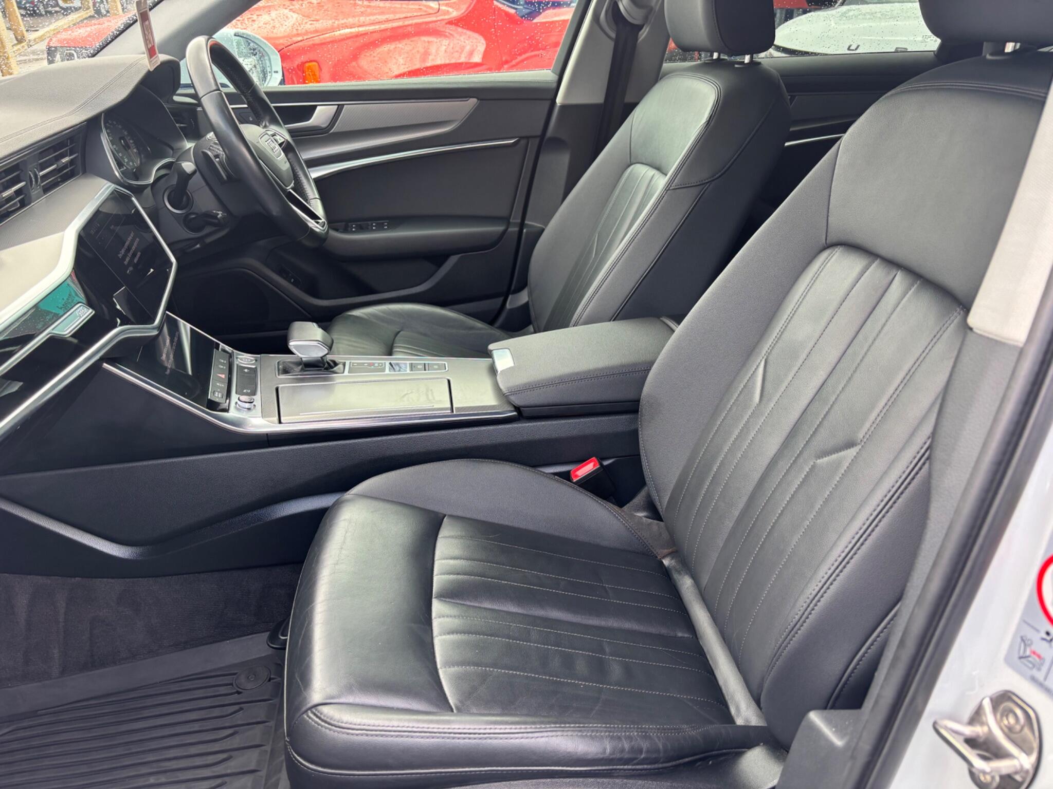 Audi A6 Avant view 18