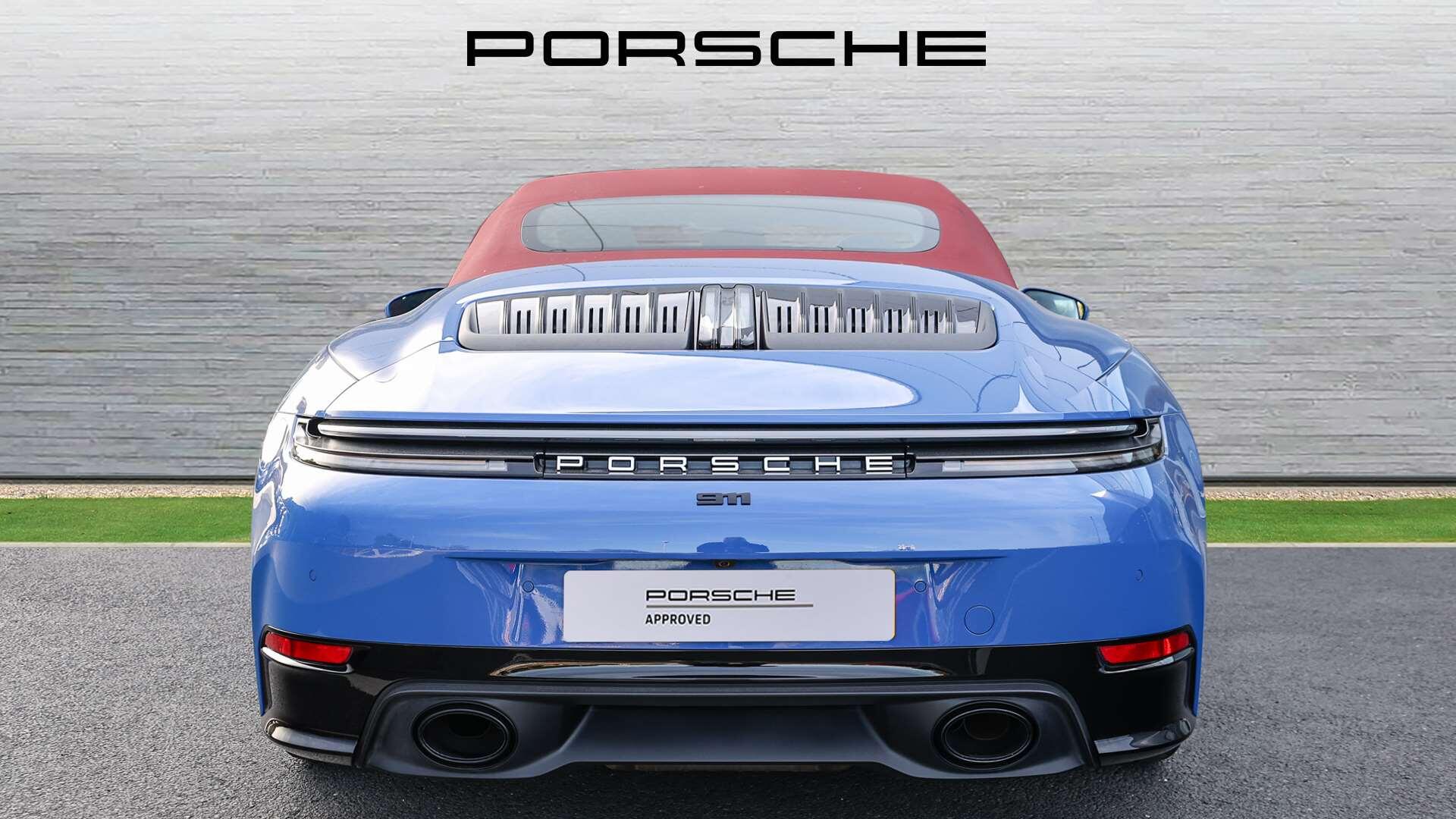 Porsche 911 view 13