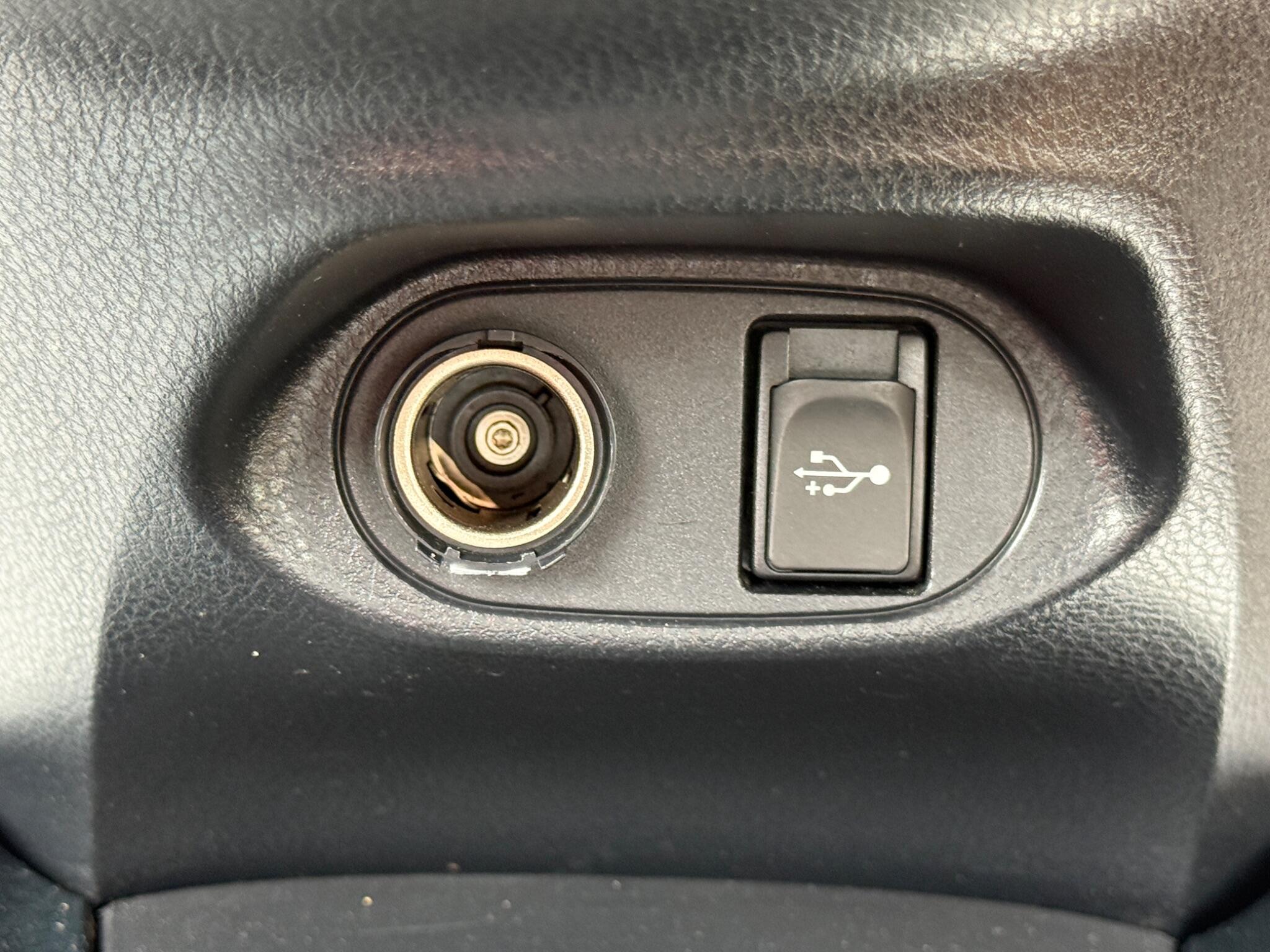 Toyota Yaris - Image 57