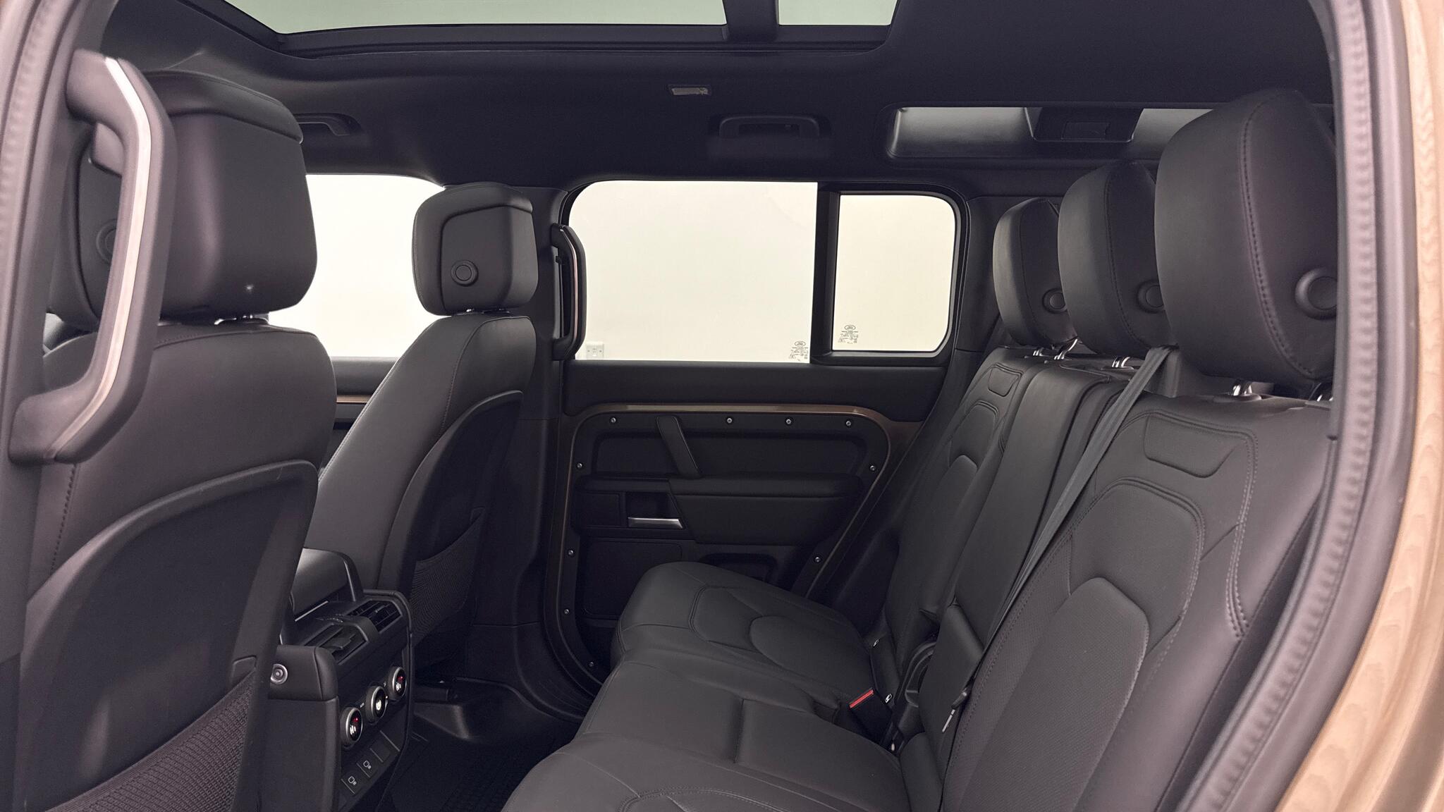 Land Rover Defender view 4
