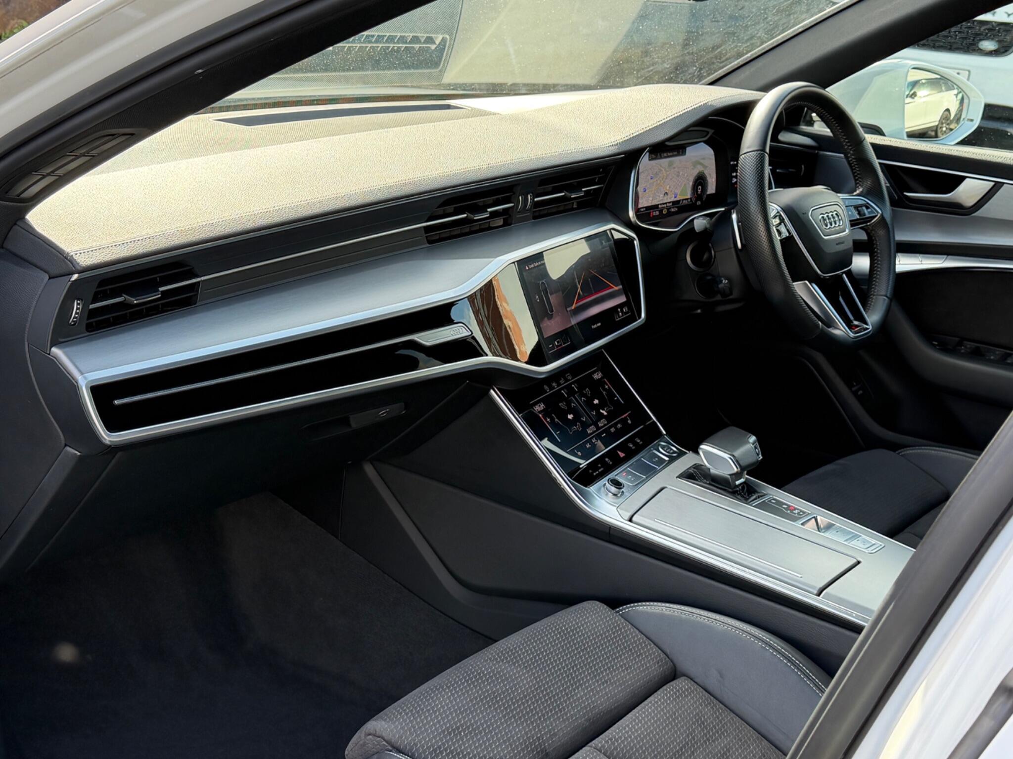 Audi A6 view 12