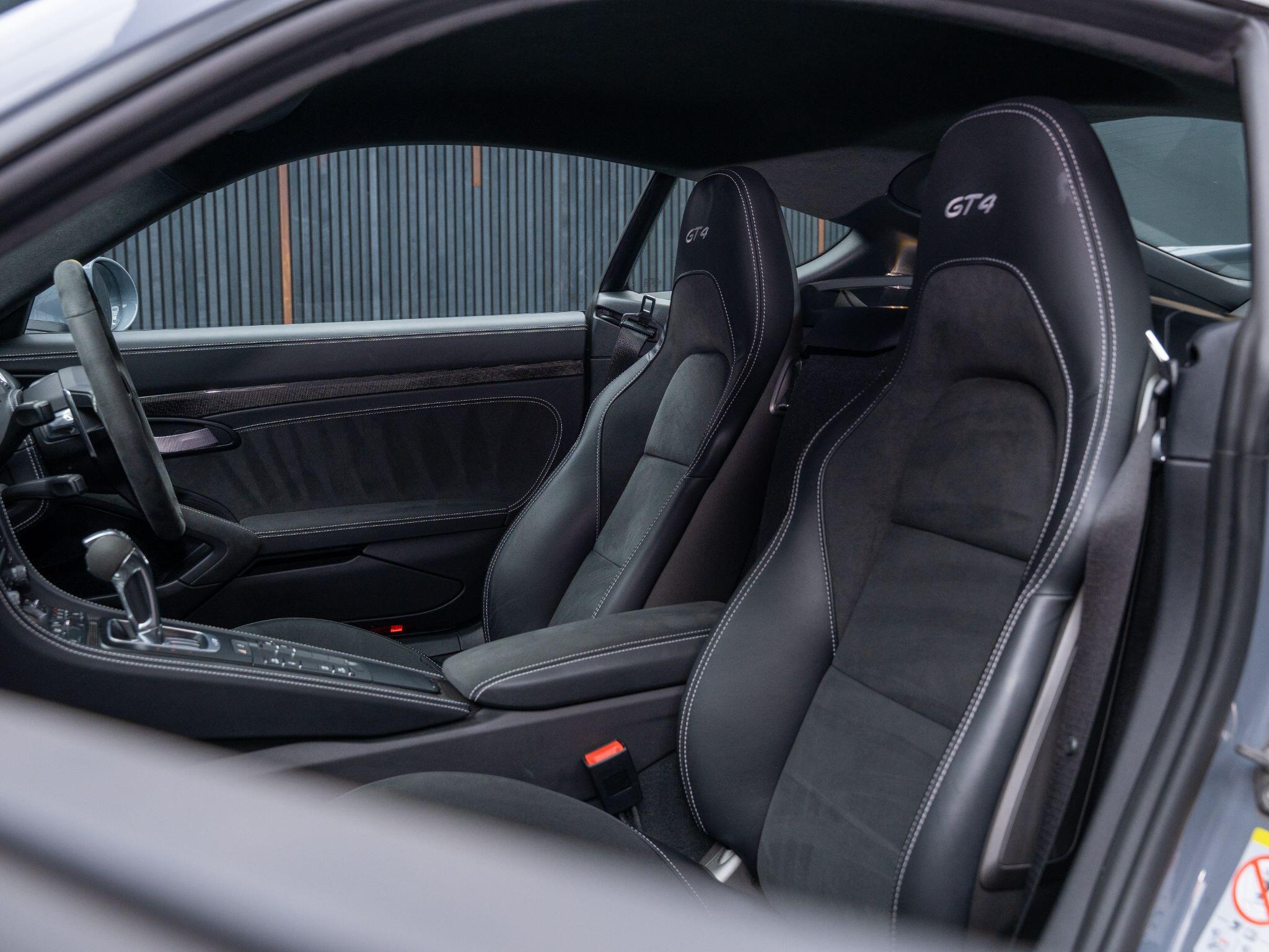 Porsche Cayman view 41