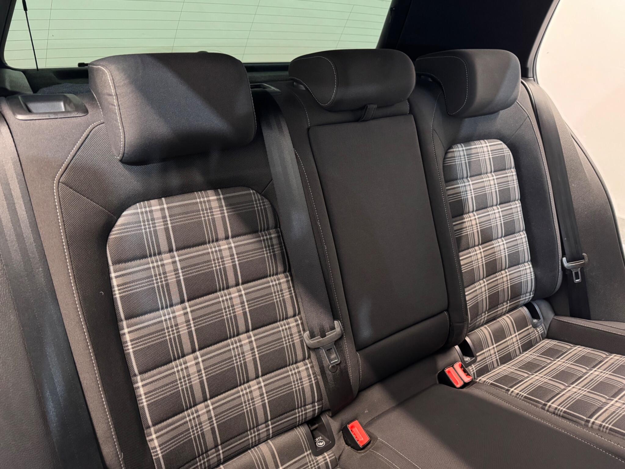 Volkswagen Golf view 54