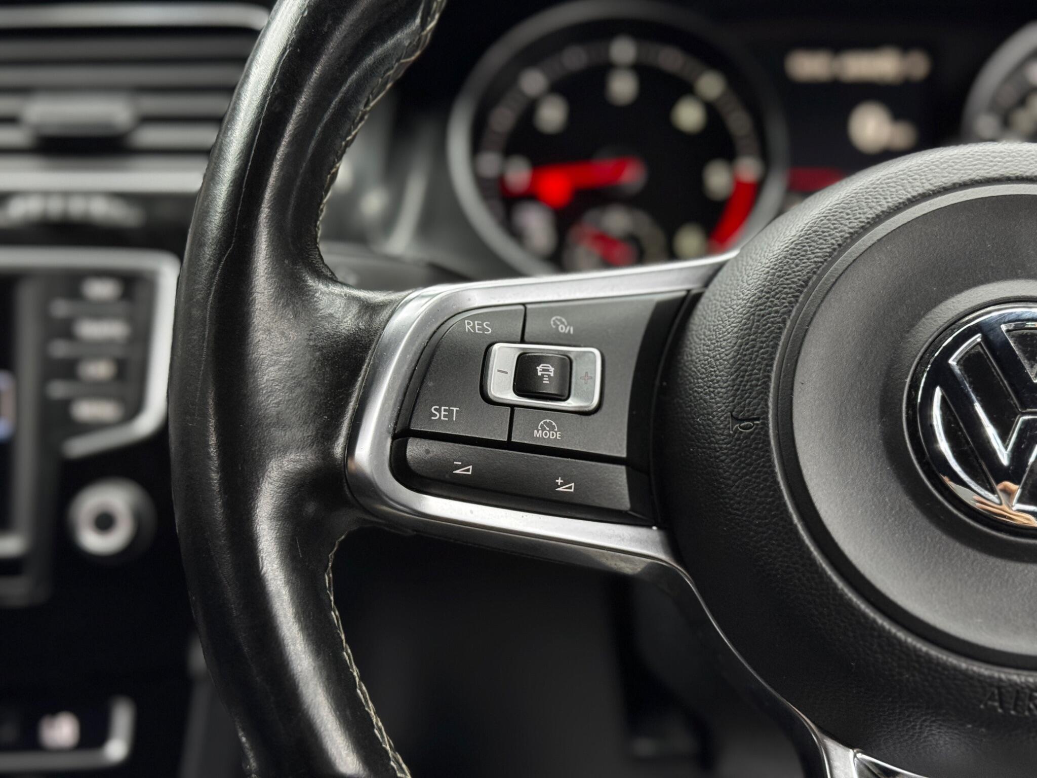 Volkswagen Golf view 19